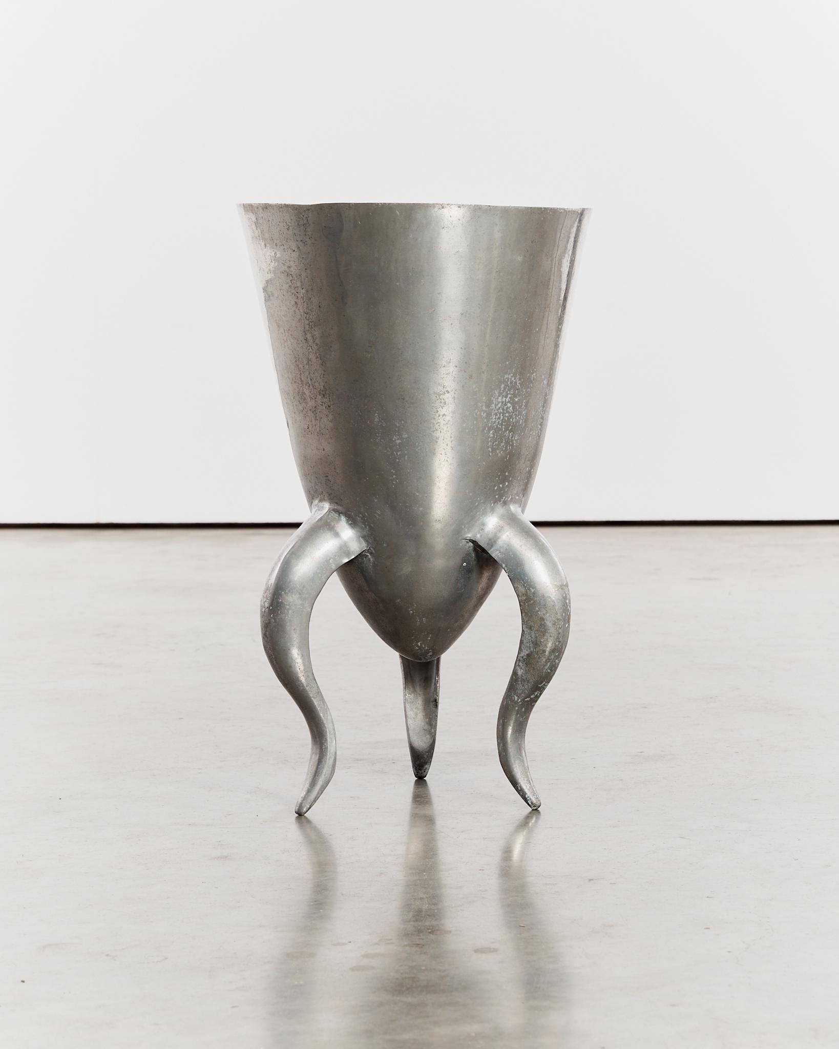 Aluminium vessel/planter with curved tripod legs For Sale 4