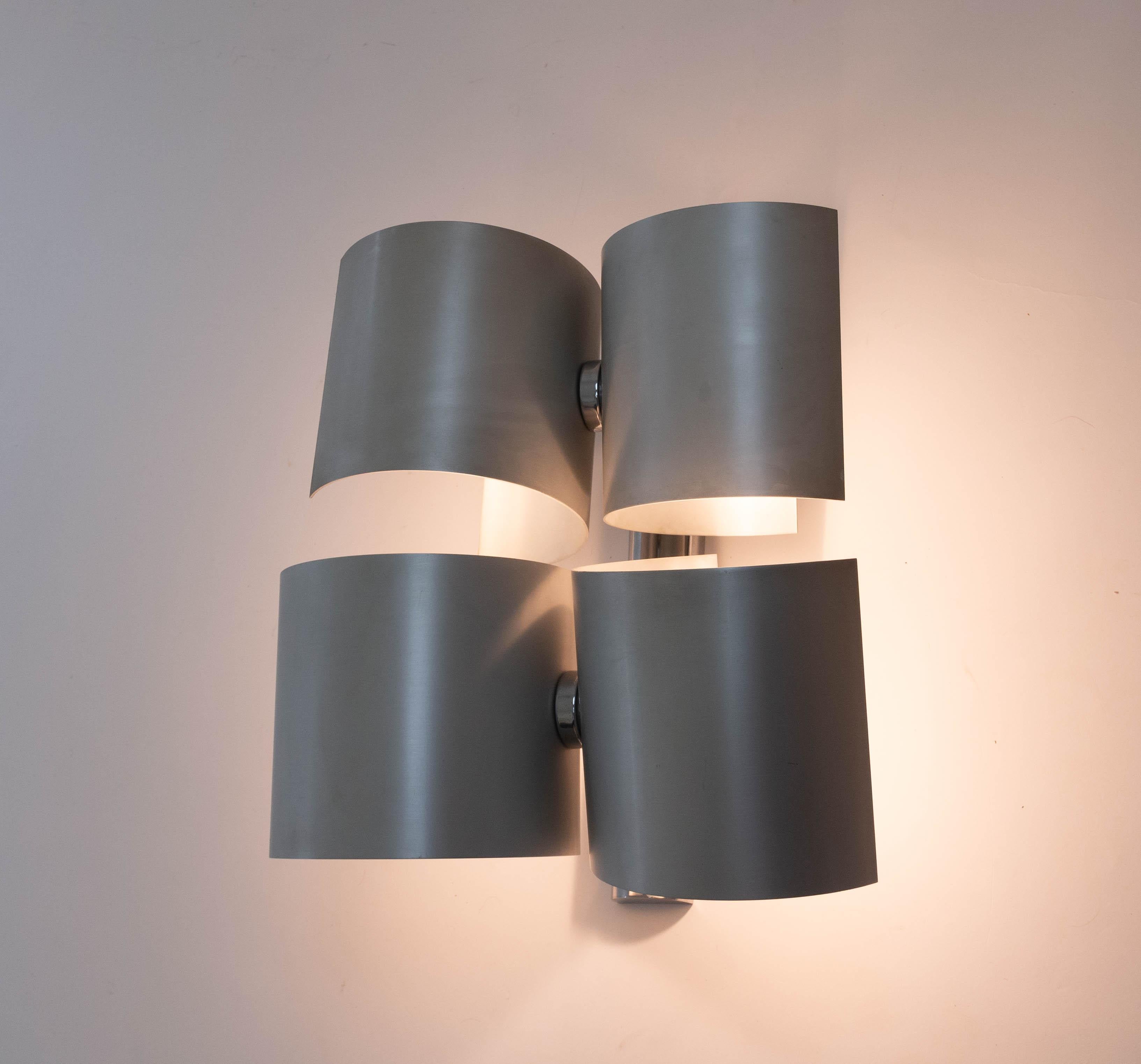 Aluminium wall lamp by Nucleo Sormani, 1970s In Good Condition For Sale In Rotterdam, NL