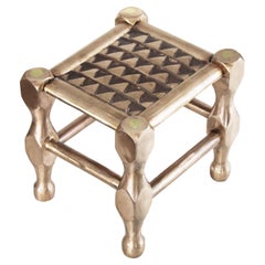 Aluminium und Bronze Der Iskemle Hocker von Studio Sunt