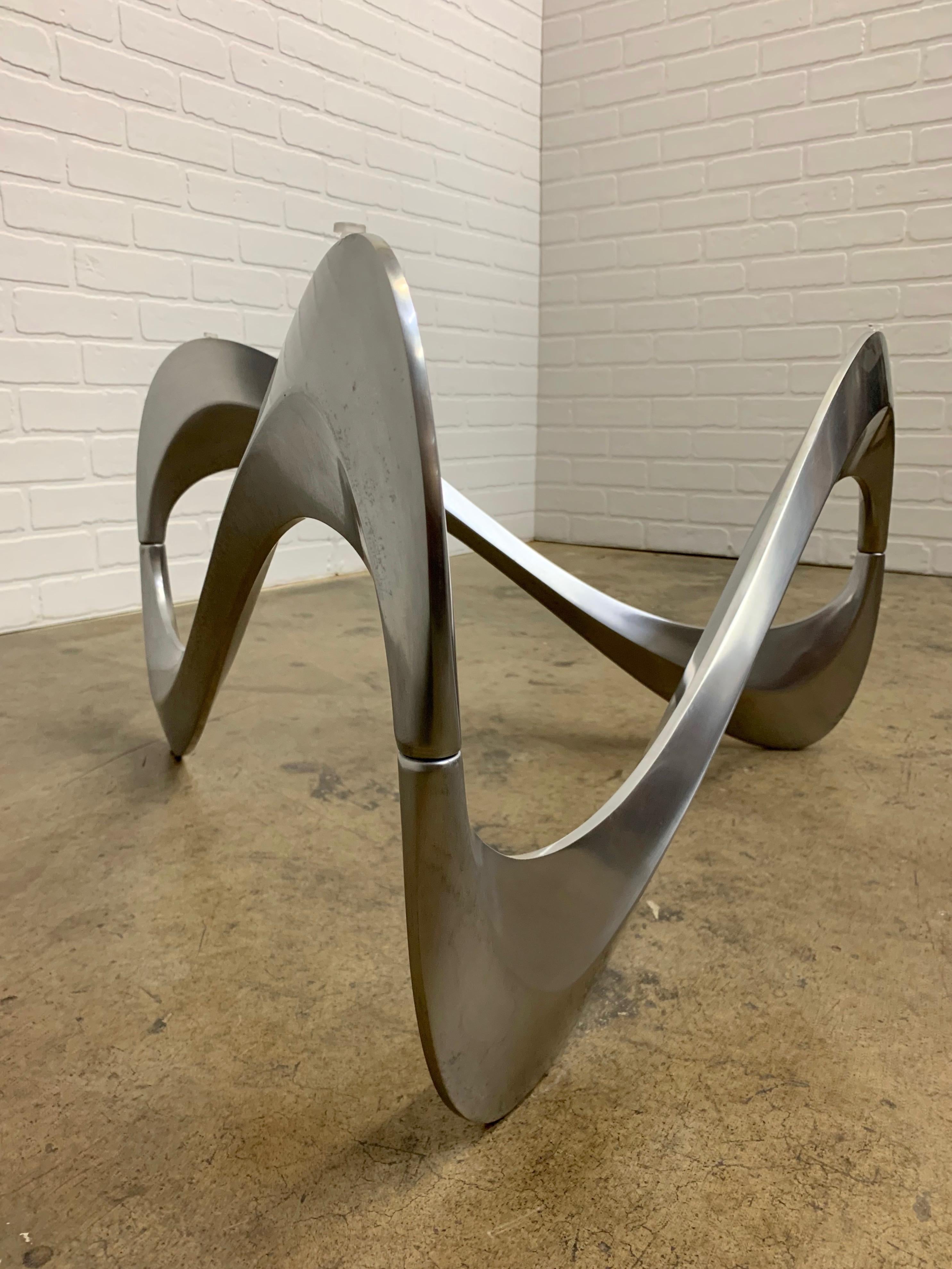 Couchtisch aus Aluminium und Glas mit Schlangenmuster von Knut Hesterberg für Ronald Schmitt 3