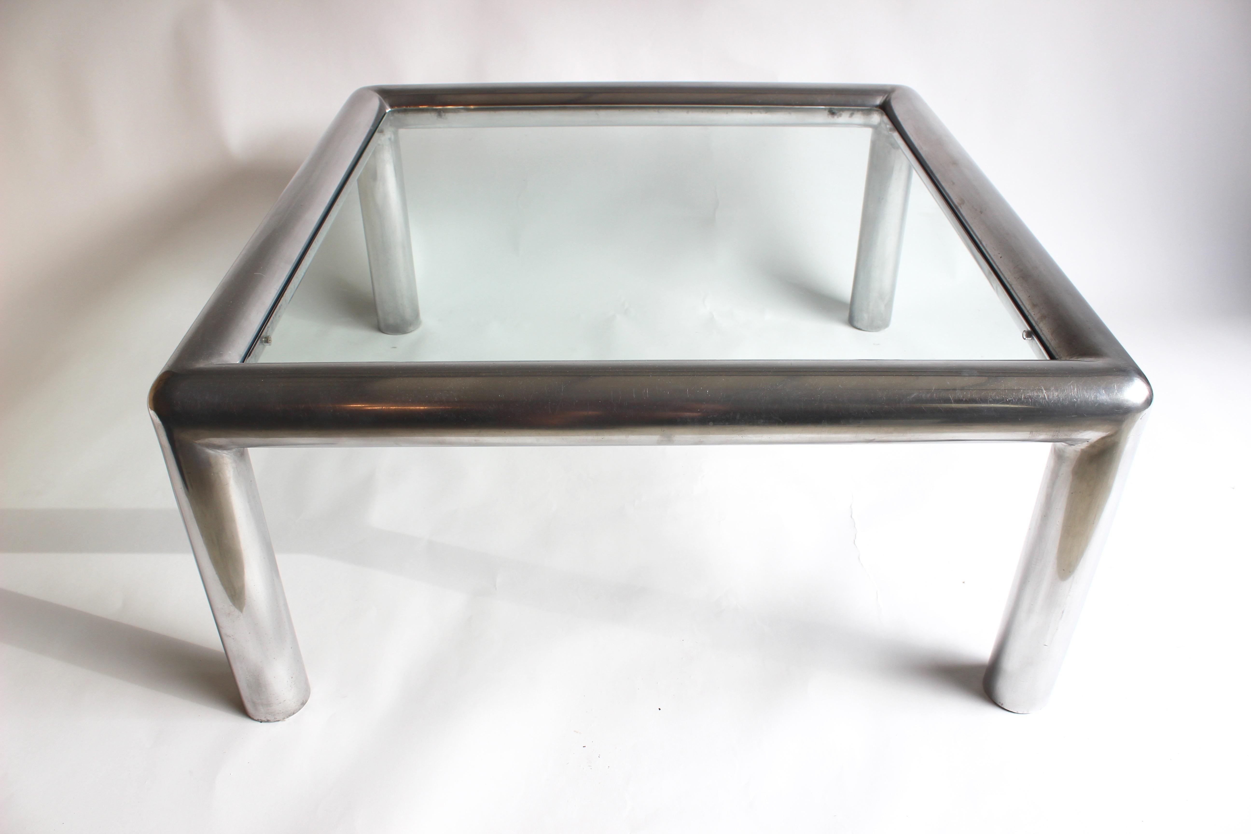 Couchtisch „Tubo“ aus Aluminium und Glas von John Mascheroni im Angebot 7