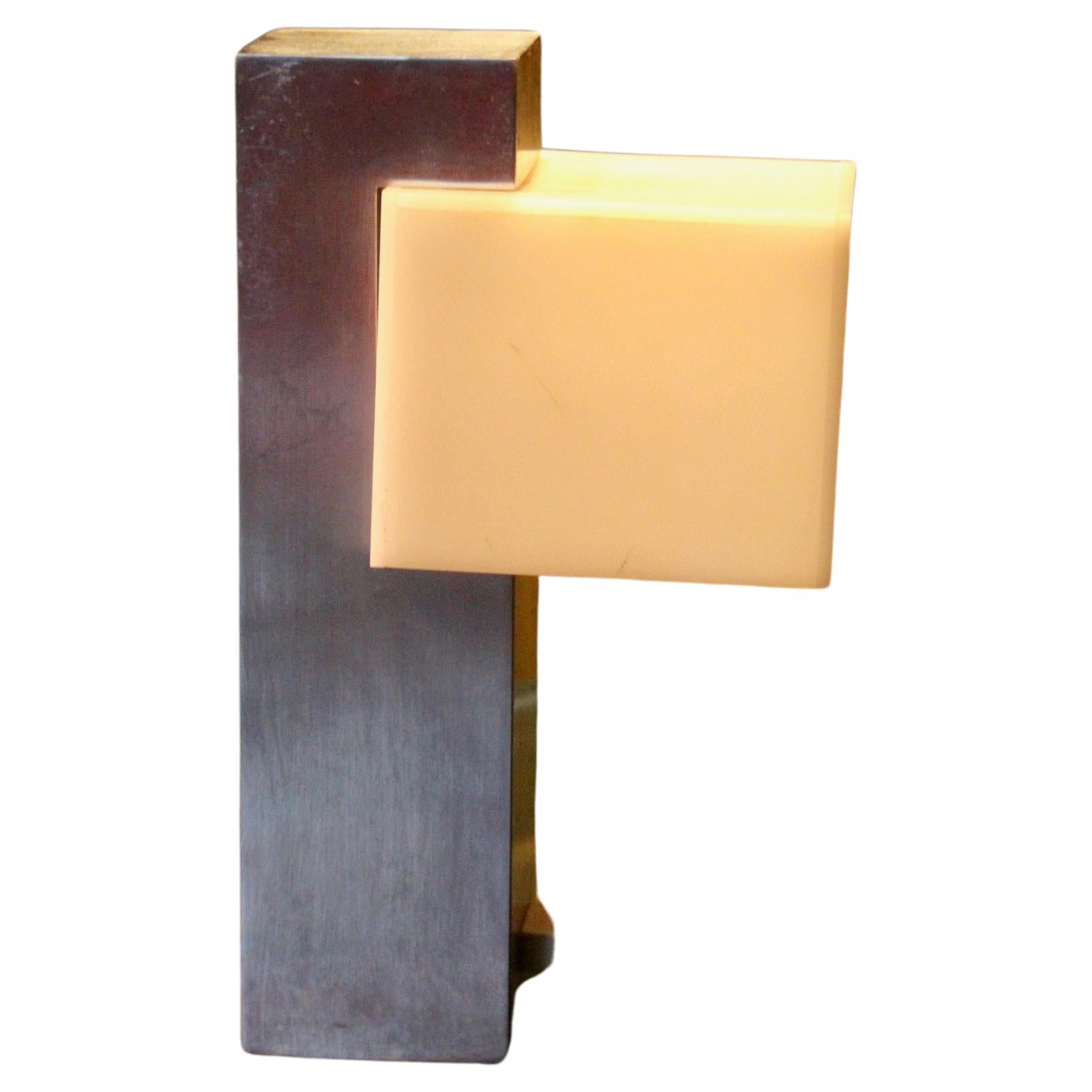 Lampe de table moderniste en aluminium et plexiglas