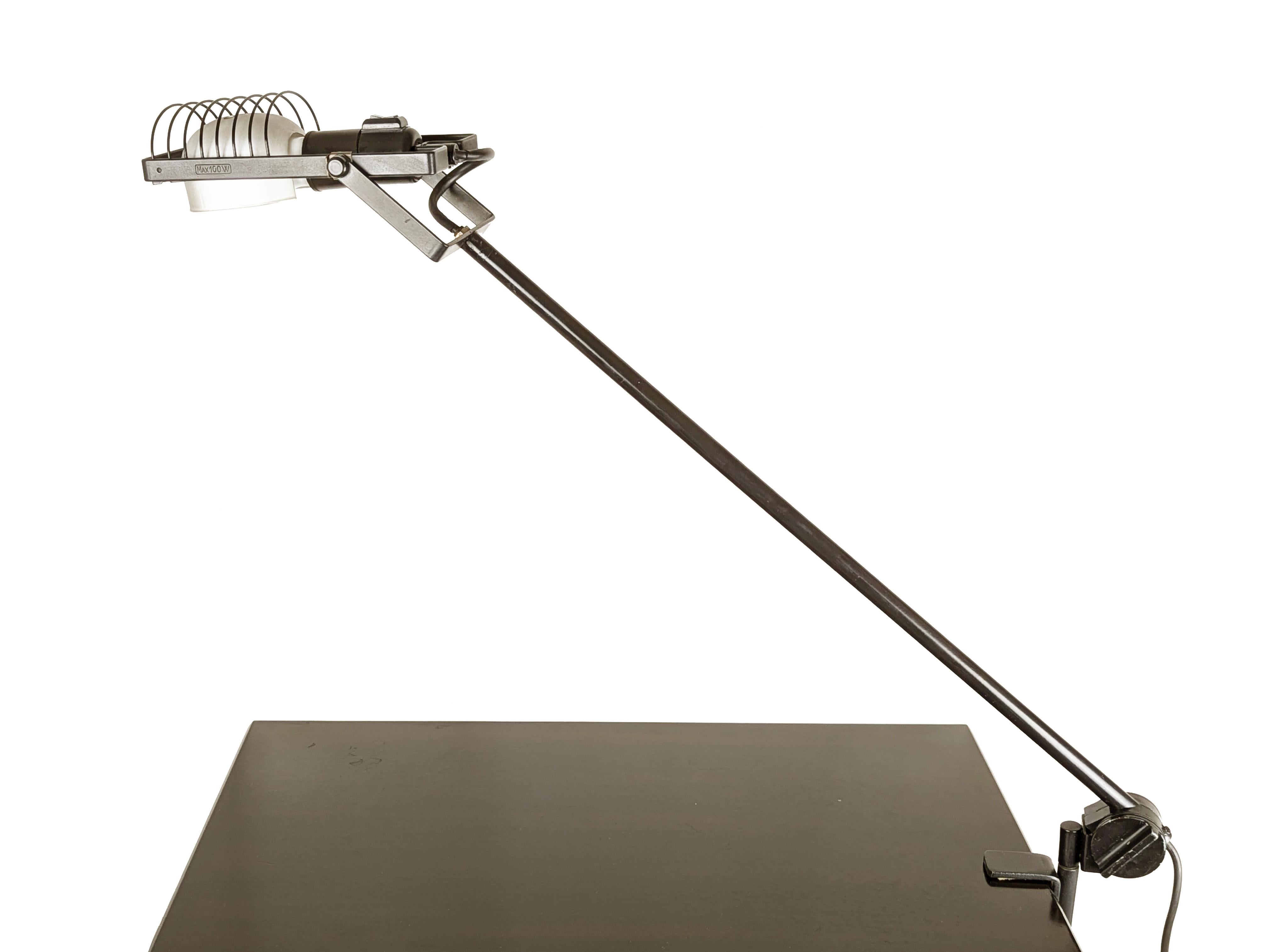 Italian Aluminum & Black Metal Sintesi Table Lamp by Ernesto Gismondi for Artemide, 1970 For Sale