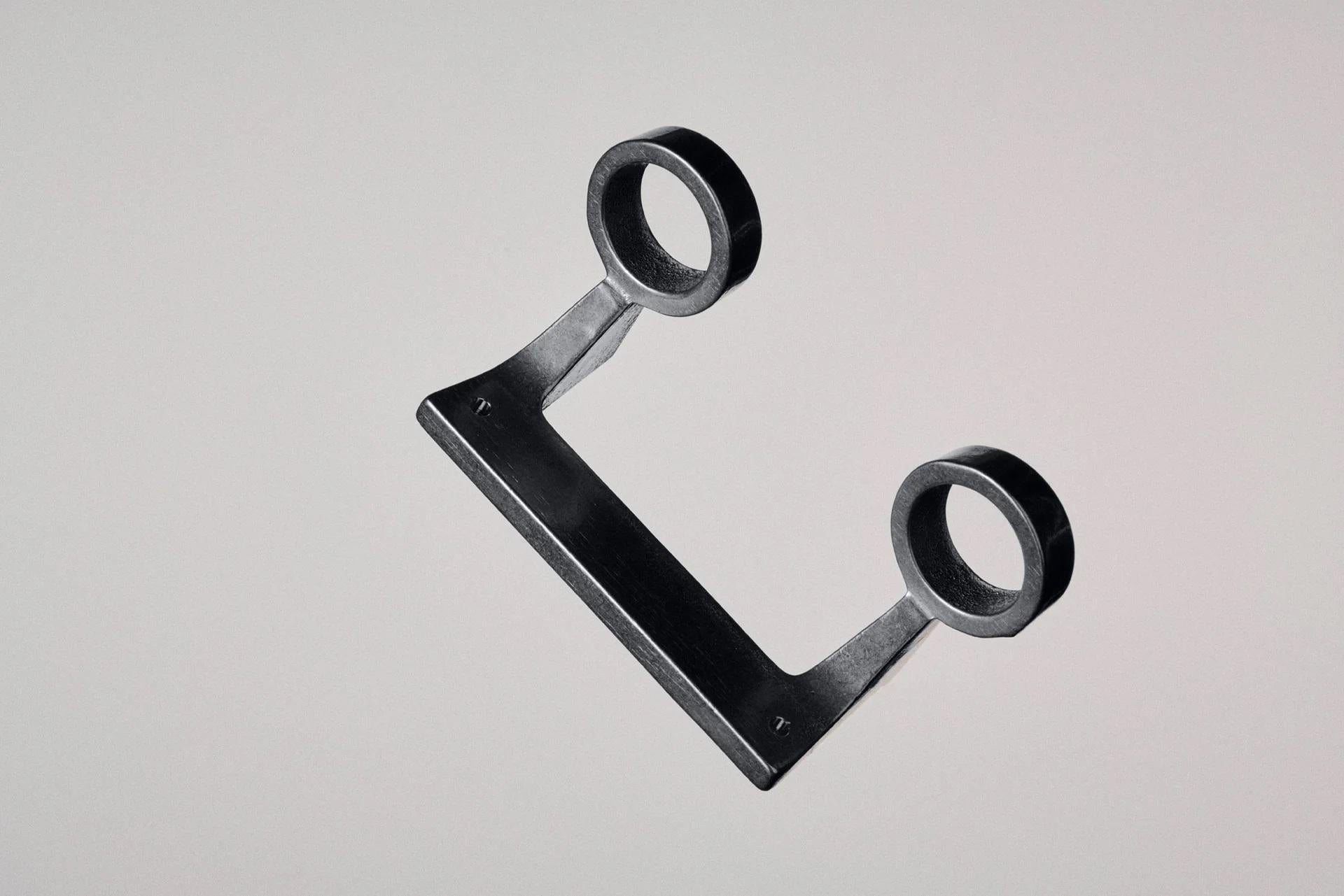 Contemporary Aluminum Duo Bottle Bracket by Henry Wilson In New Condition For Sale In Geneve, CH