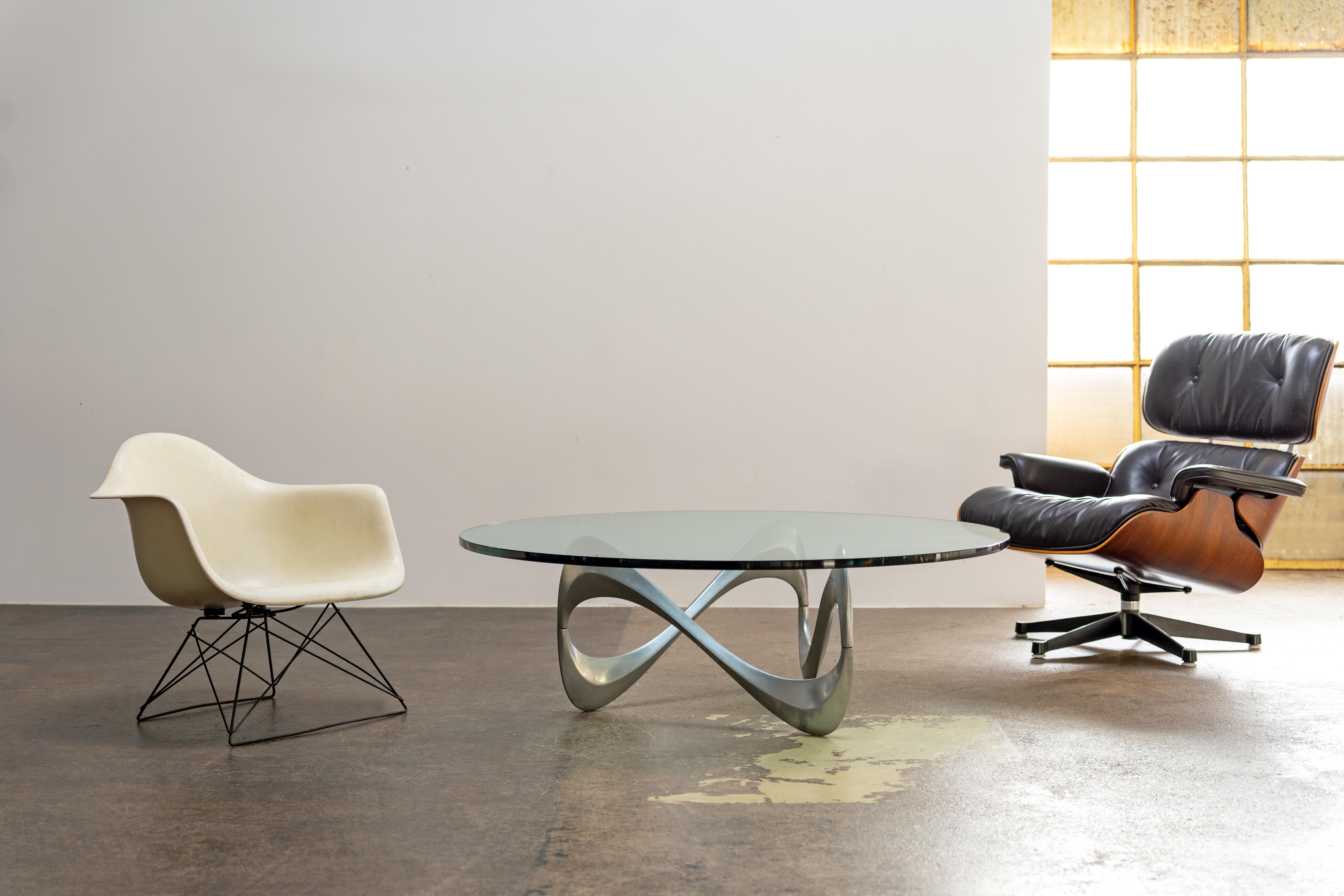 Couchtisch aus Aluminium und Glas „Schlange“ Knut Hesterberg für Ronald Schmitt, 1960er Jahre (20. Jahrhundert) im Angebot
