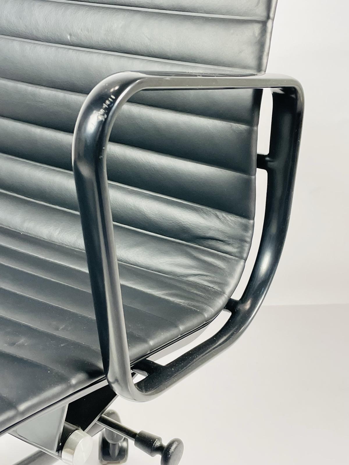 Aluminum Group Chair by Charles Eames for Herman Miller 6