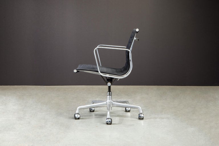 Aluminum Group Desk Chairs by Charles Eames for Herman Miller, Signed For Sale 2