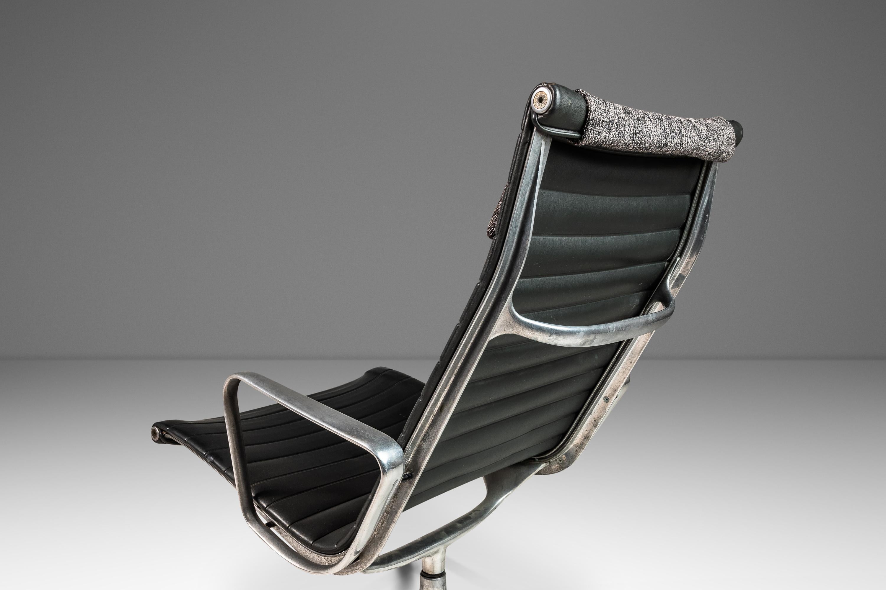 Aluminum Group EA 116 Chair by Charles & Ray Eames for Herman Miller, USA, 1990s For Sale 6