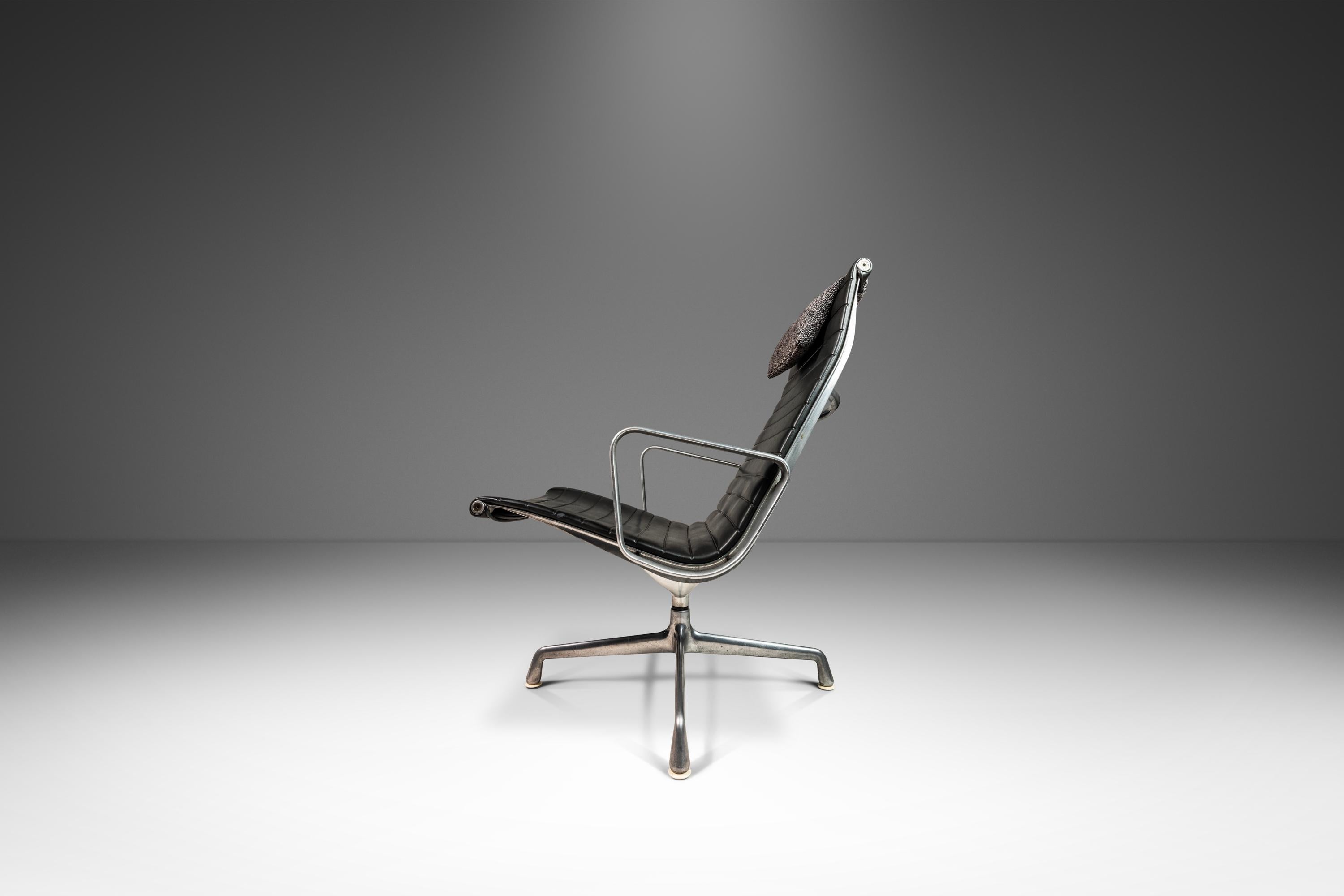 Introducing a rare, vintage Model EA 116 Swivel Chair designed by Eames couple for their now iconic 'Aluminium Group'. Designed by Charles and Ray Eames in 1958, the aluminum chair is one of the most outstanding and archetypal furniture designs of
