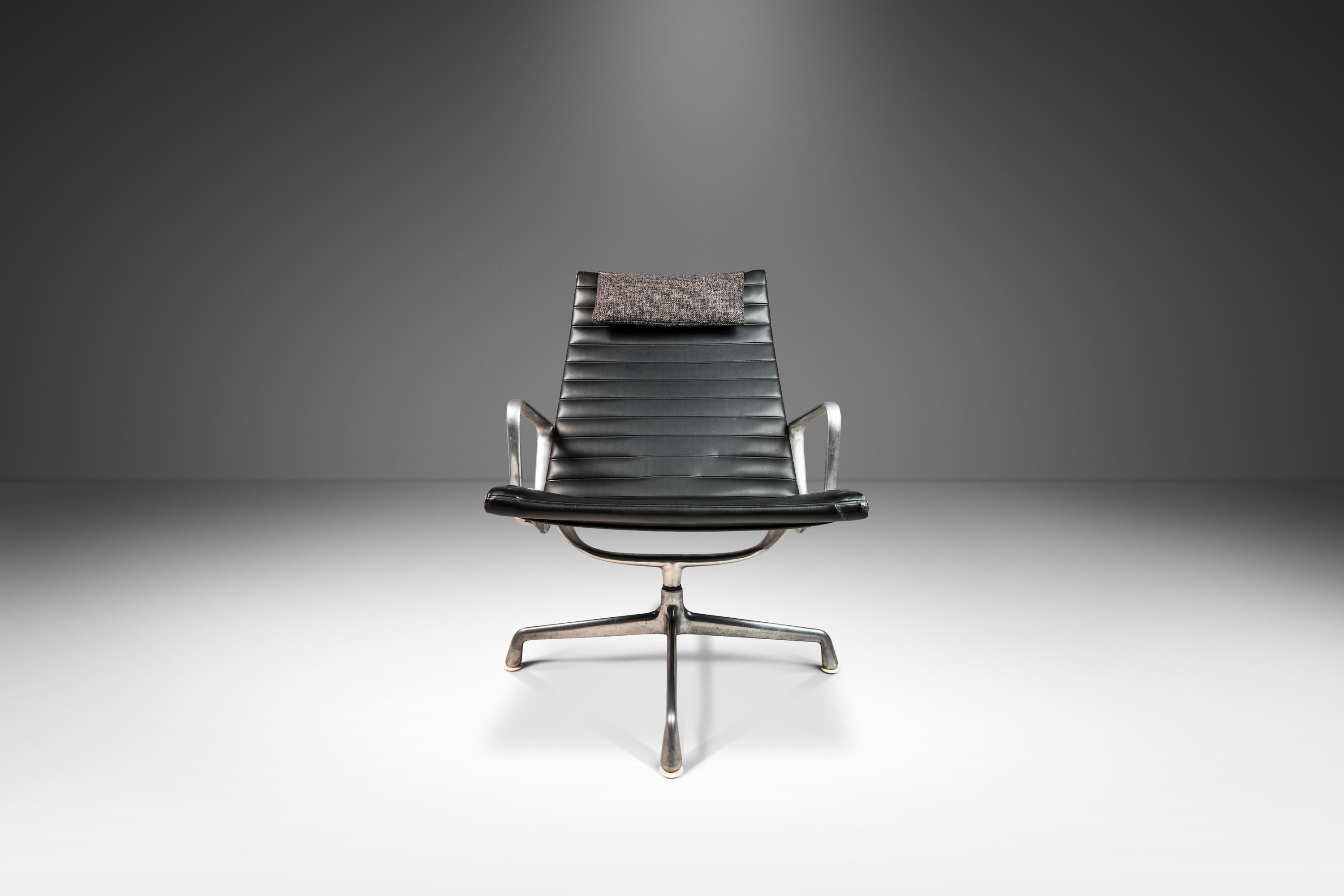 Aluminum Group EA 116 Chair by Charles & Ray Eames for Herman Miller, USA, 1990s In Good Condition For Sale In Deland, FL