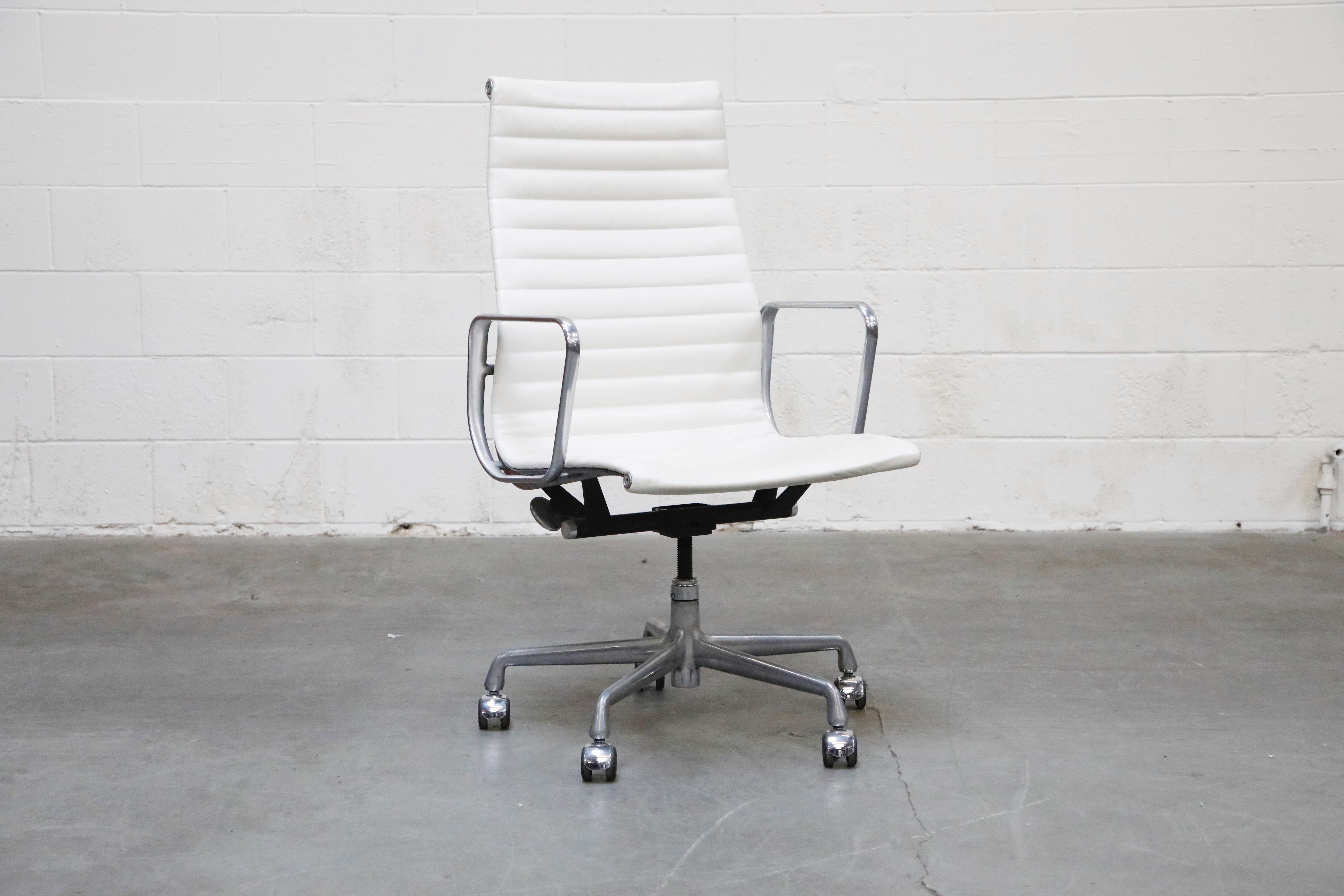 Mid-Century Modern Aluminum Group Executive Desk Chair by Charles Eames for Herman Miller, Signed