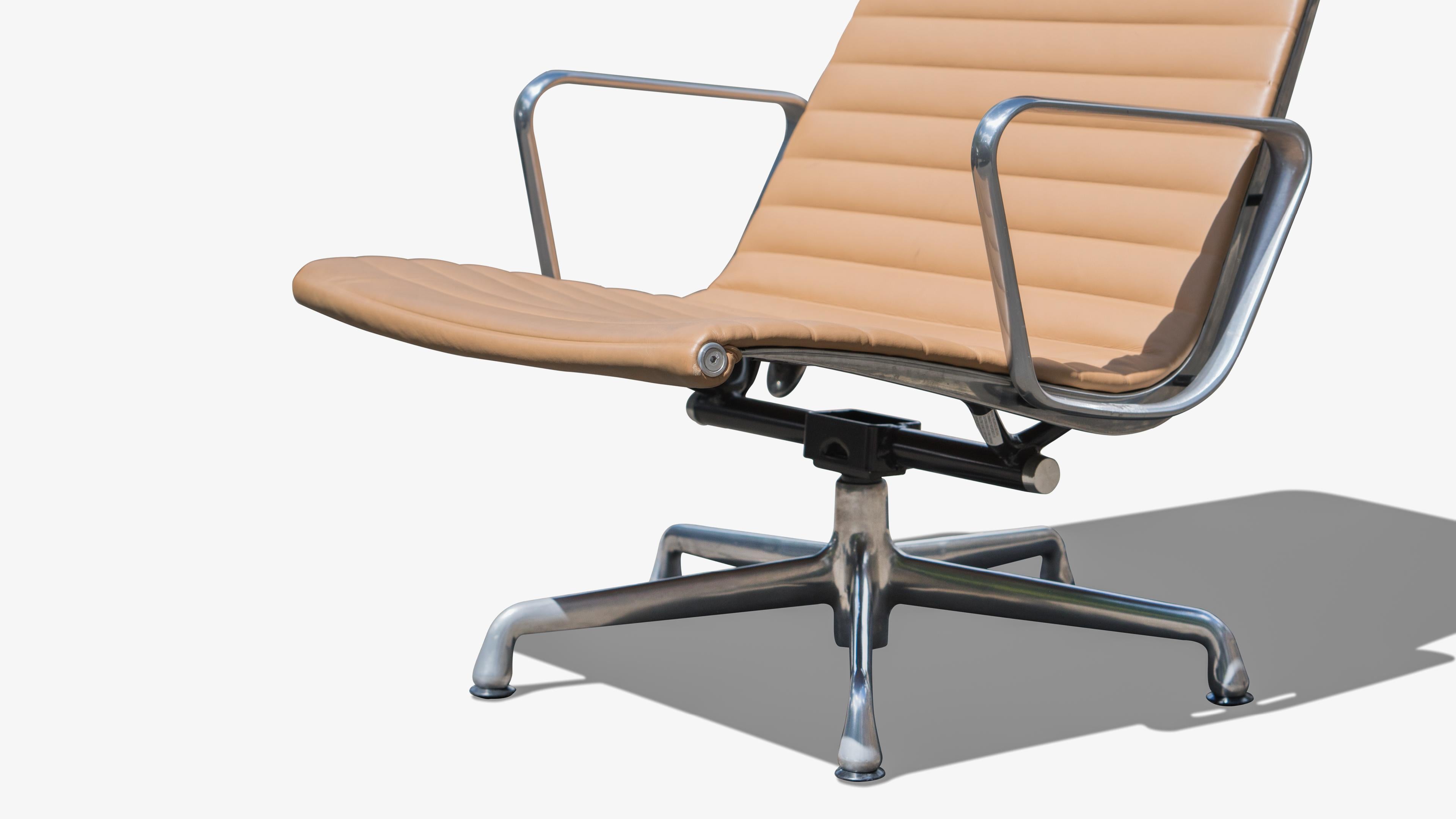 Contemporary Aluminum Group Lounge Chairs by Charles & Ray Eames for Herman Miller, Pair