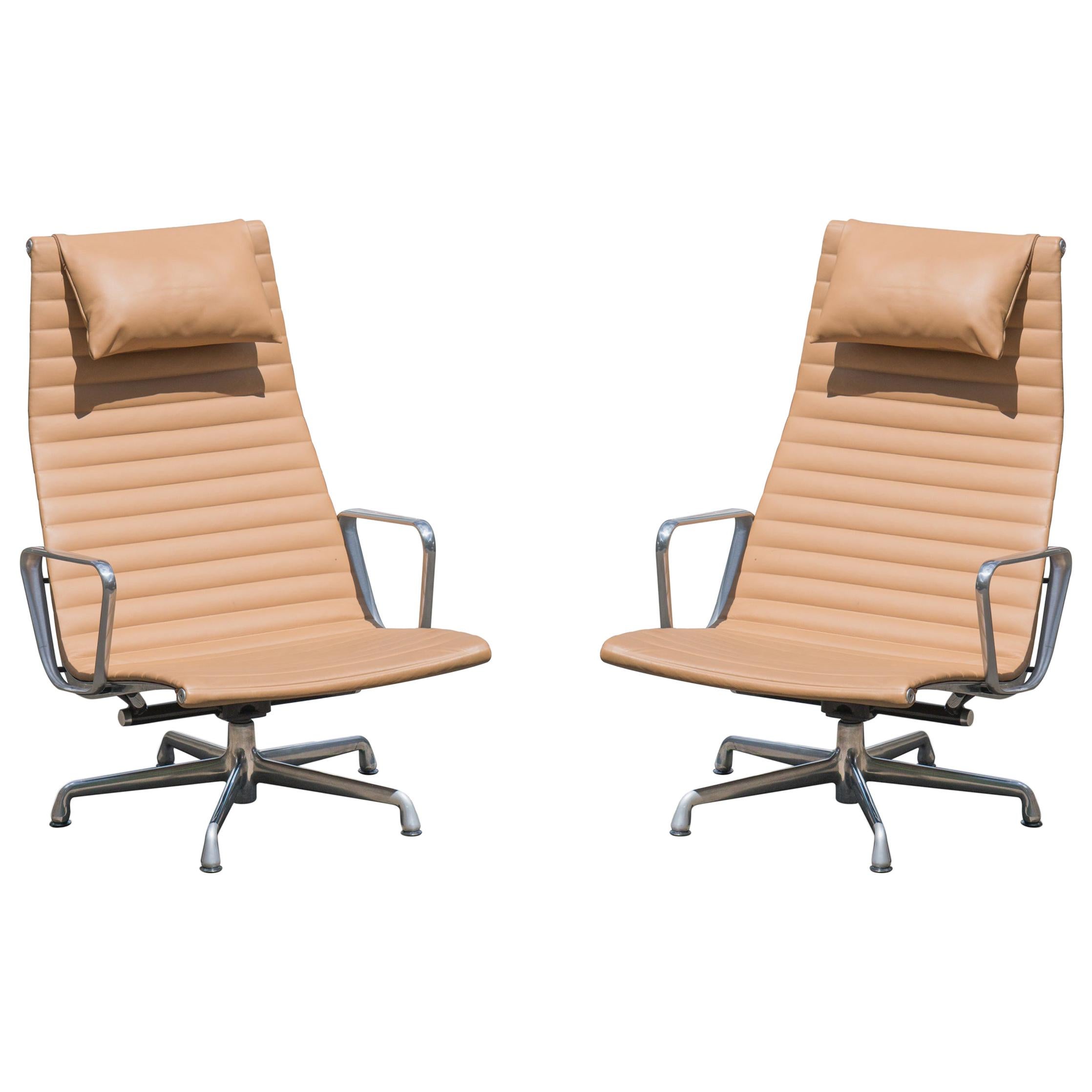 Aluminum Group Lounge Chairs by Charles & Ray Eames for Herman Miller, Pair