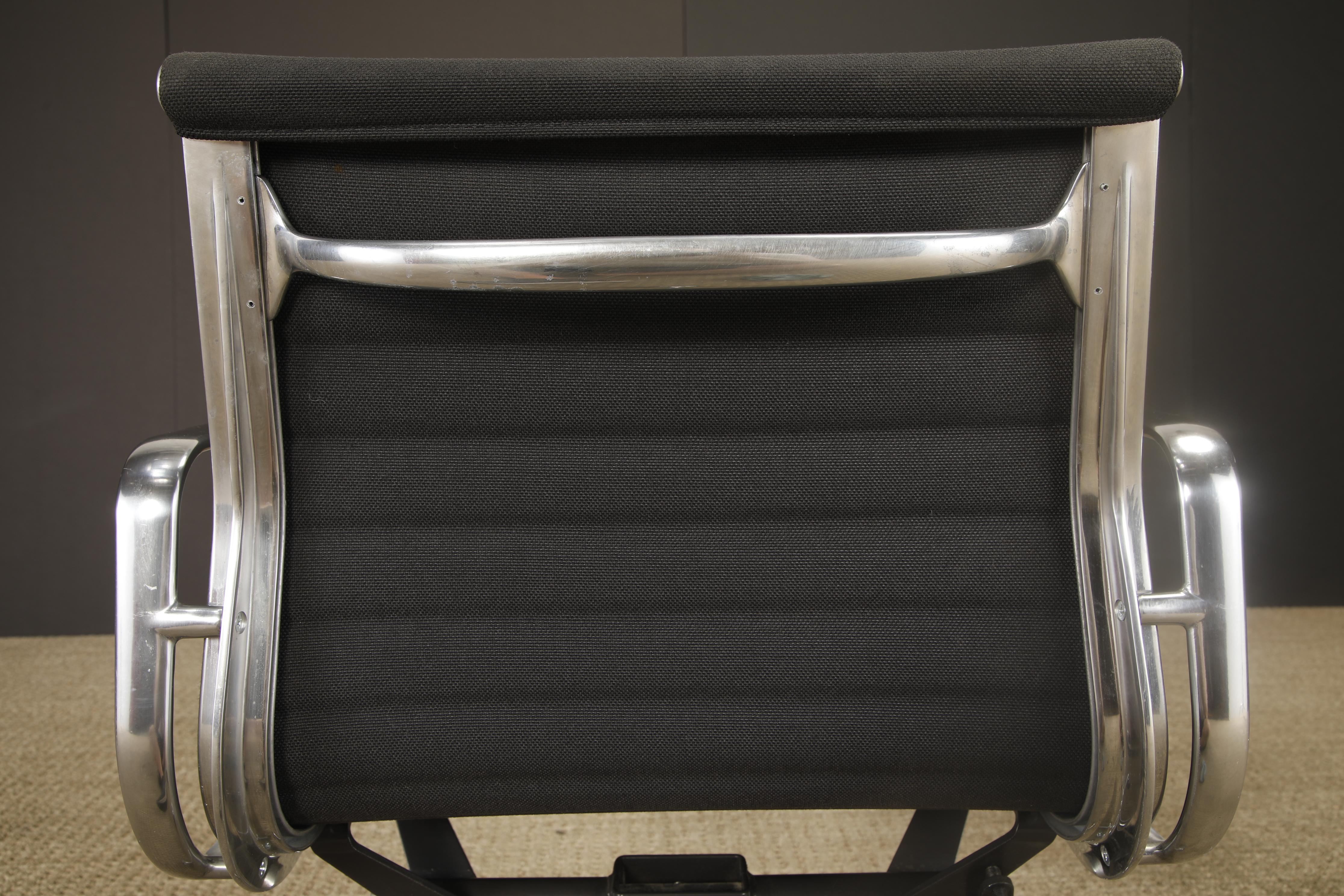 Drehstuhl 'Aluminum Group' von Charles Eames für Herman Miller, 1980er Jahre, signiert im Angebot 9