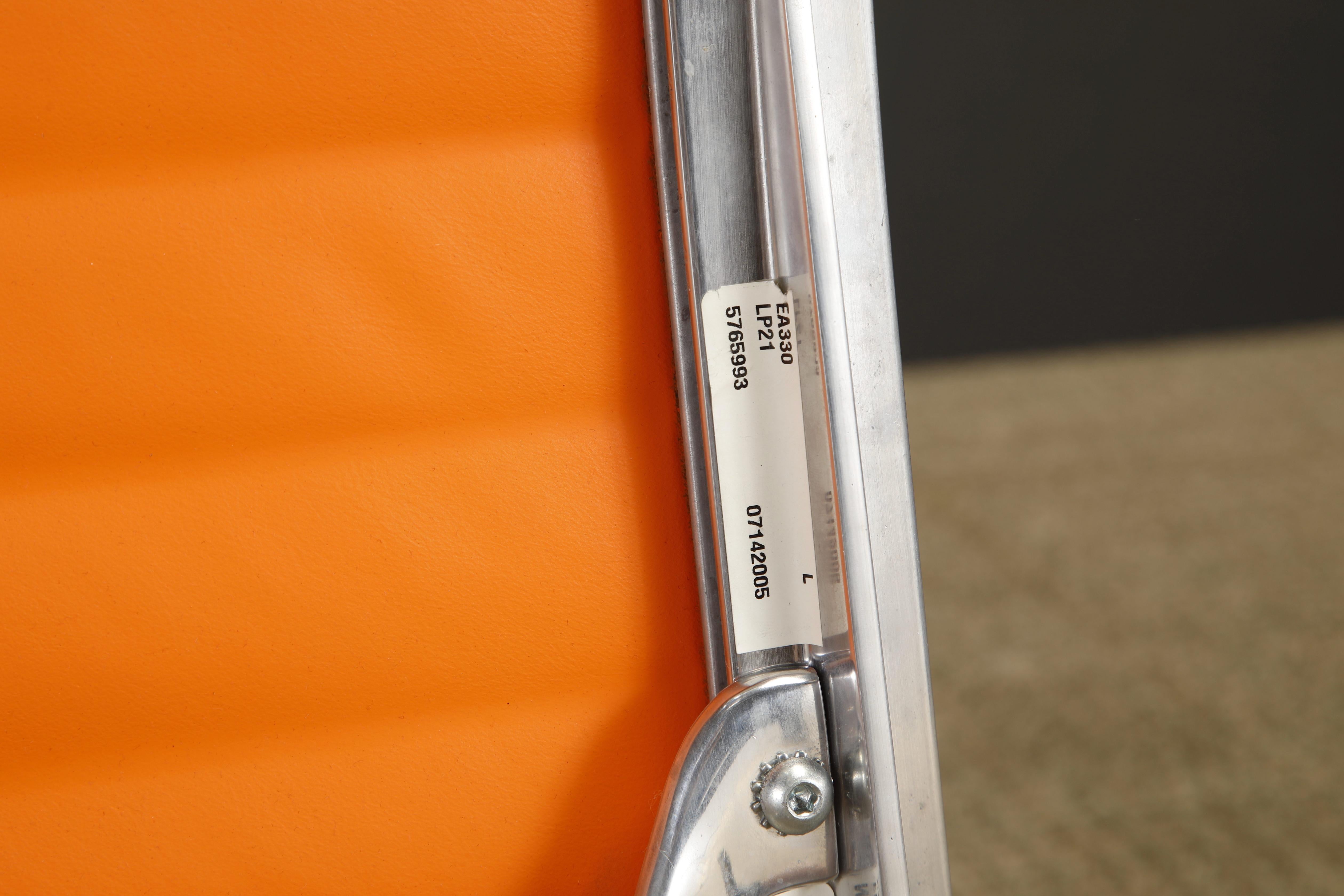 Drehstuhl 'Aluminum Group' von Charles Eames für Herman Miller, 1980er Jahre, signiert im Angebot 10