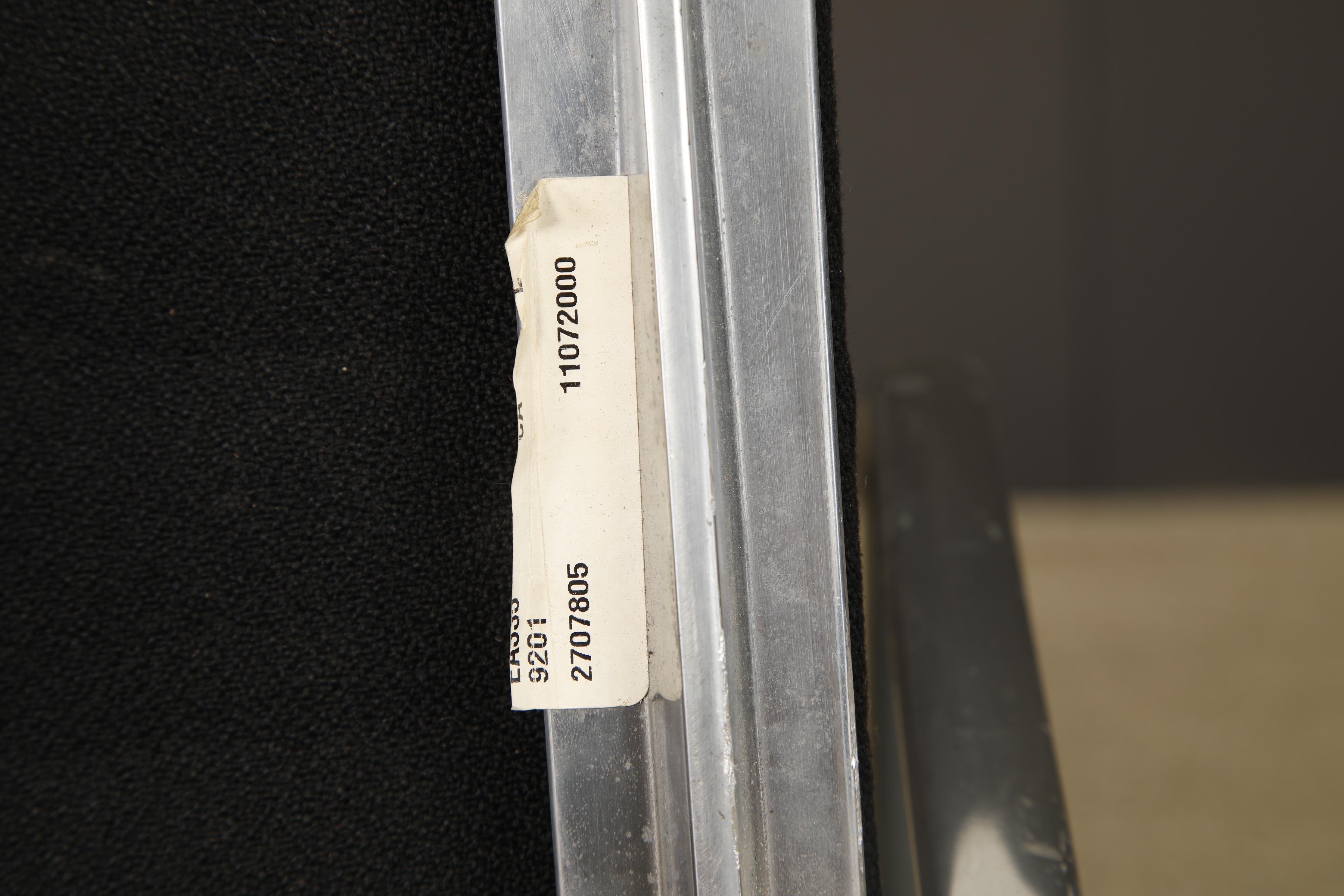 Sedia girevole 'Aluminum Group' di Charles Eames per Herman Miller, anni '80, firmata in vendita 11