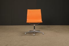 Chaise pivotante 'Aluminum Group' par Charles Eames pour Herman Miller, années 1980, signée