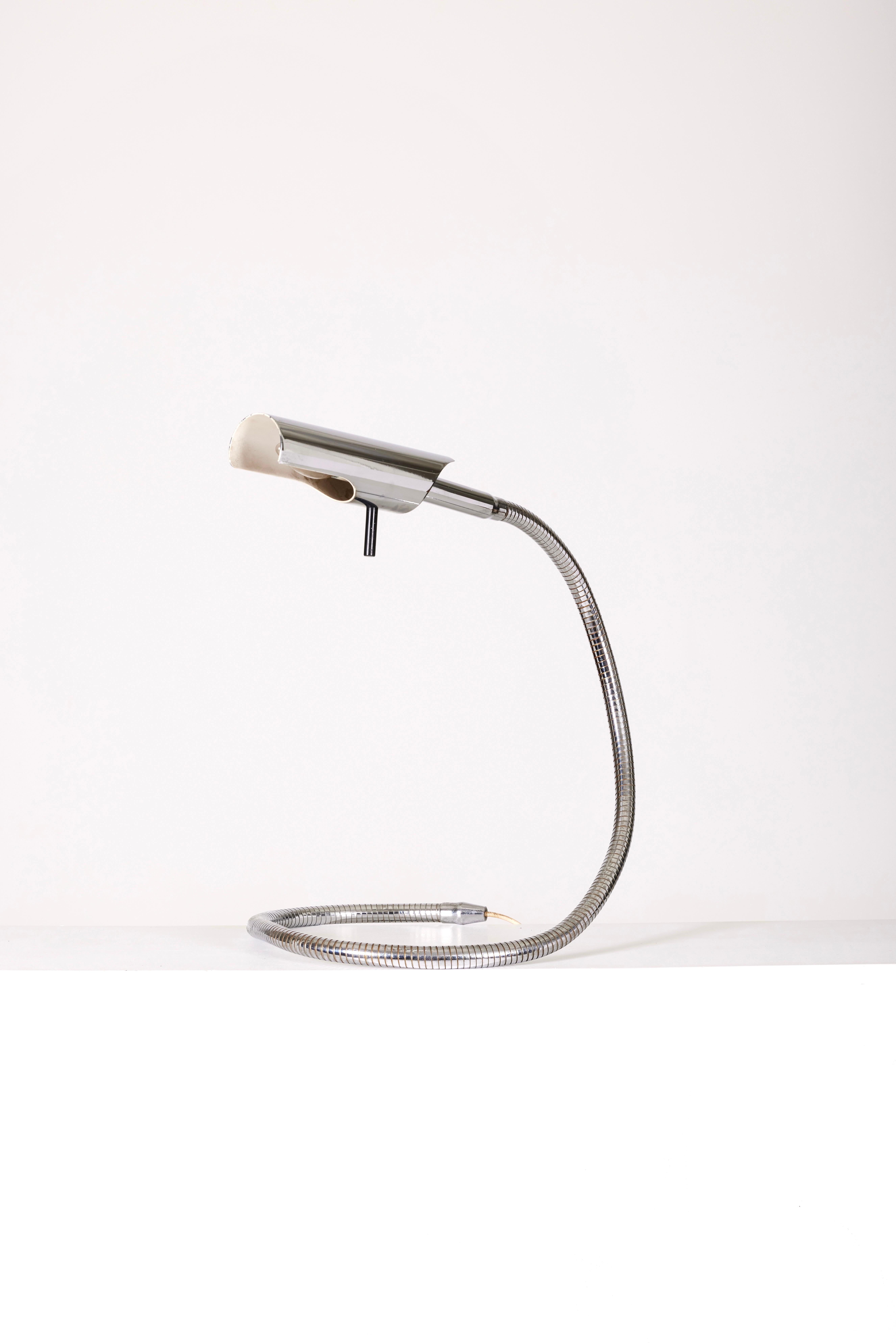 Desk lamp model F233 by designer Etienne Fermigier for Les Monix, 1970s. Table lamp in chrome-plated metal, with slight signs of wear to note.
LP1269