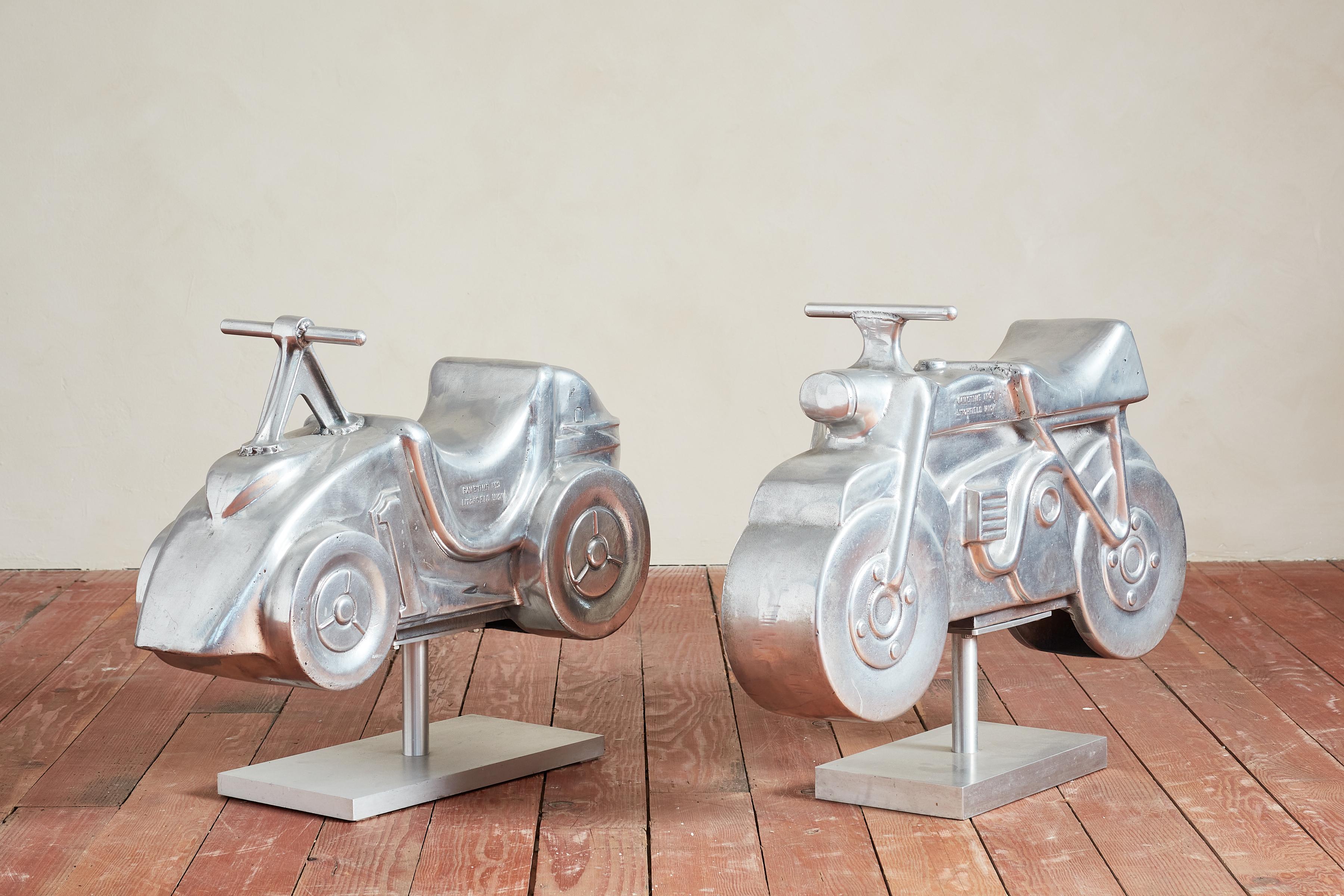 Scultura unica in alluminio proveniente da un parco giochi - circa anni '60

Alluminio lucidato a nuovo e montato su un solido supporto in acciaio 

Sarebbe perfetto per un asilo nido

Prezzi individuali - Moto e auto  

Moto: 30