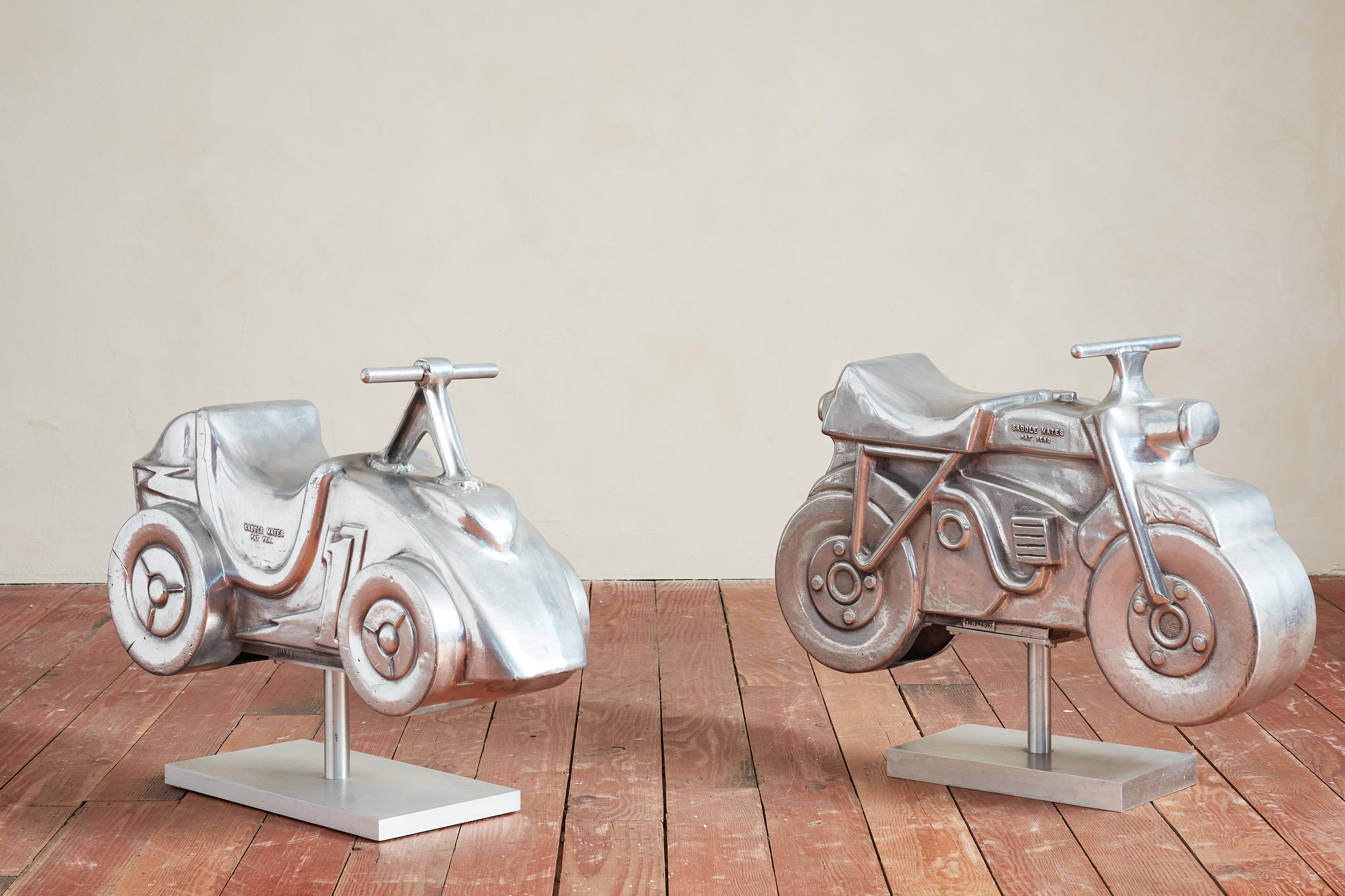 Americano Sculture da parco giochi in alluminio per moto e auto in vendita