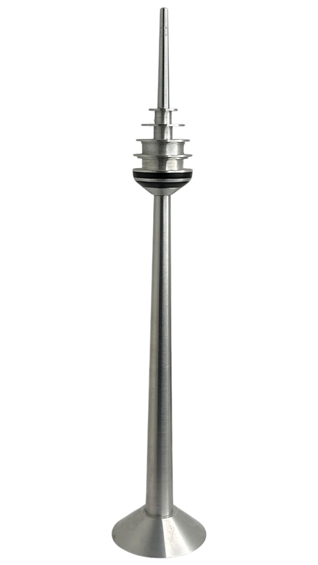 Torre televisiva di Norimberga in alluminio, modello in scala, anni '80, tedesco In condizioni buone in vendita a Nuernberg, DE