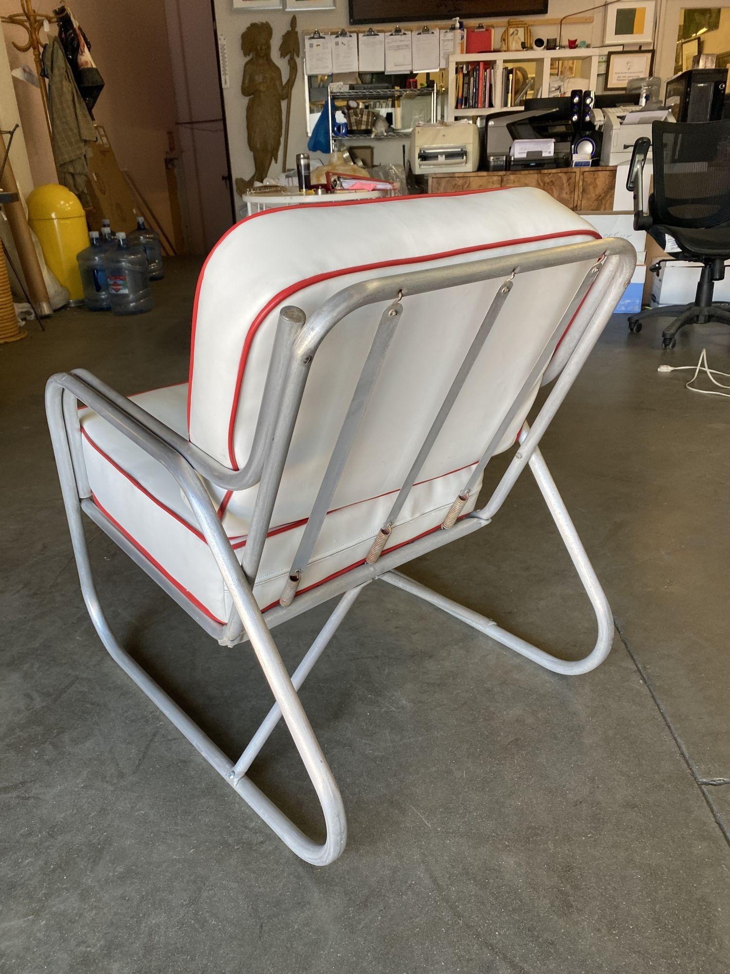 Aluminum Patio/Outdoor Mid-century Lounge Chair With Speed Arms In Excellent Condition For Sale In Van Nuys, CA