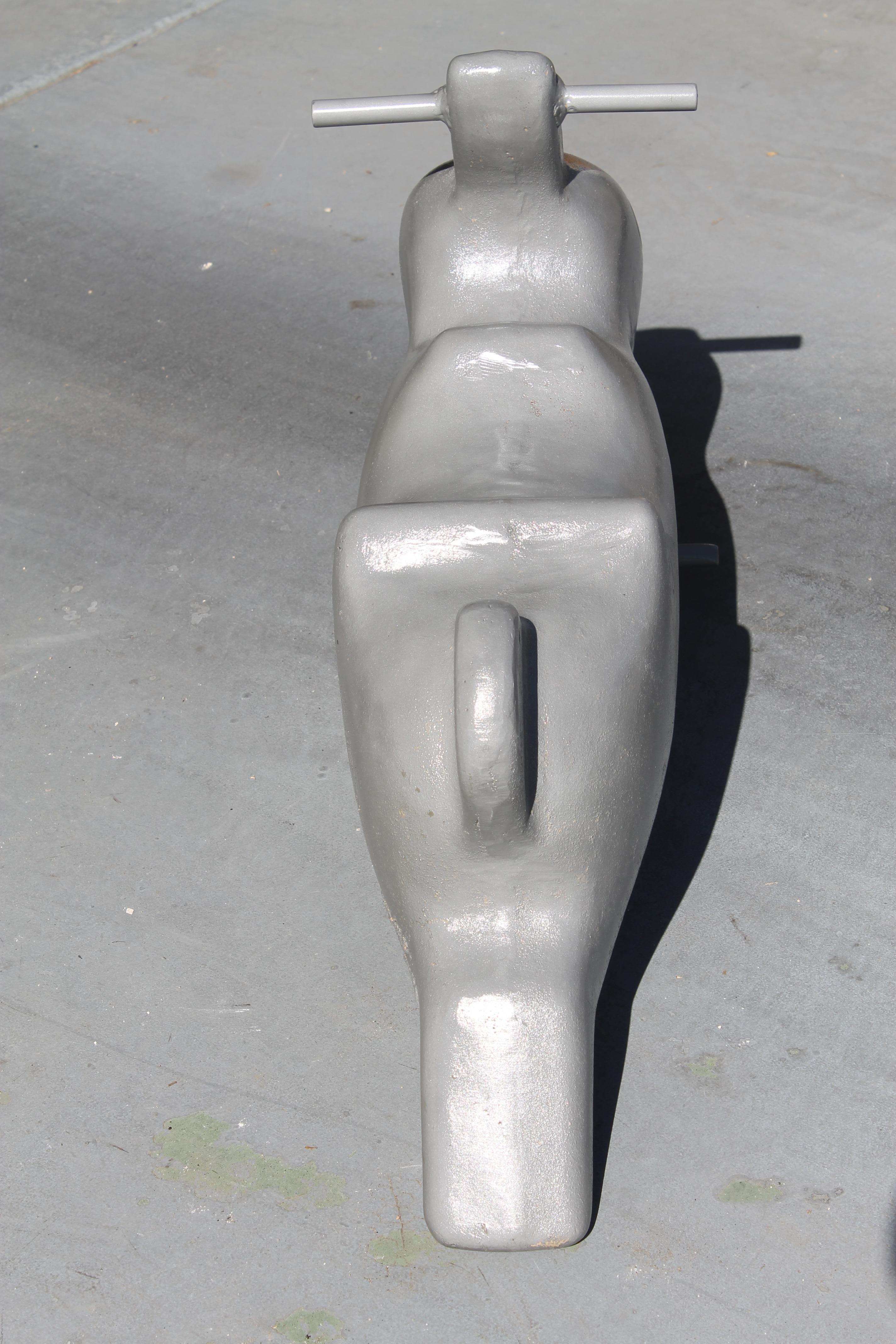 Américain Sculpture de jouet de terrain de jeu lapin en aluminium en vente
