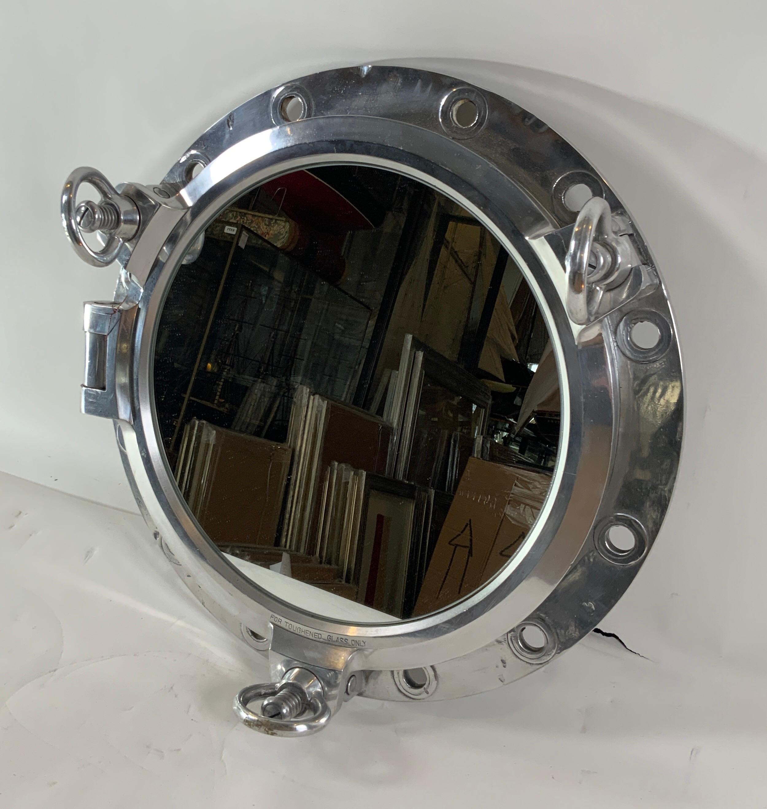 Porthole-Spiegel eines Schiffes aus Aluminium im Zustand „Gut“ im Angebot in Norwell, MA