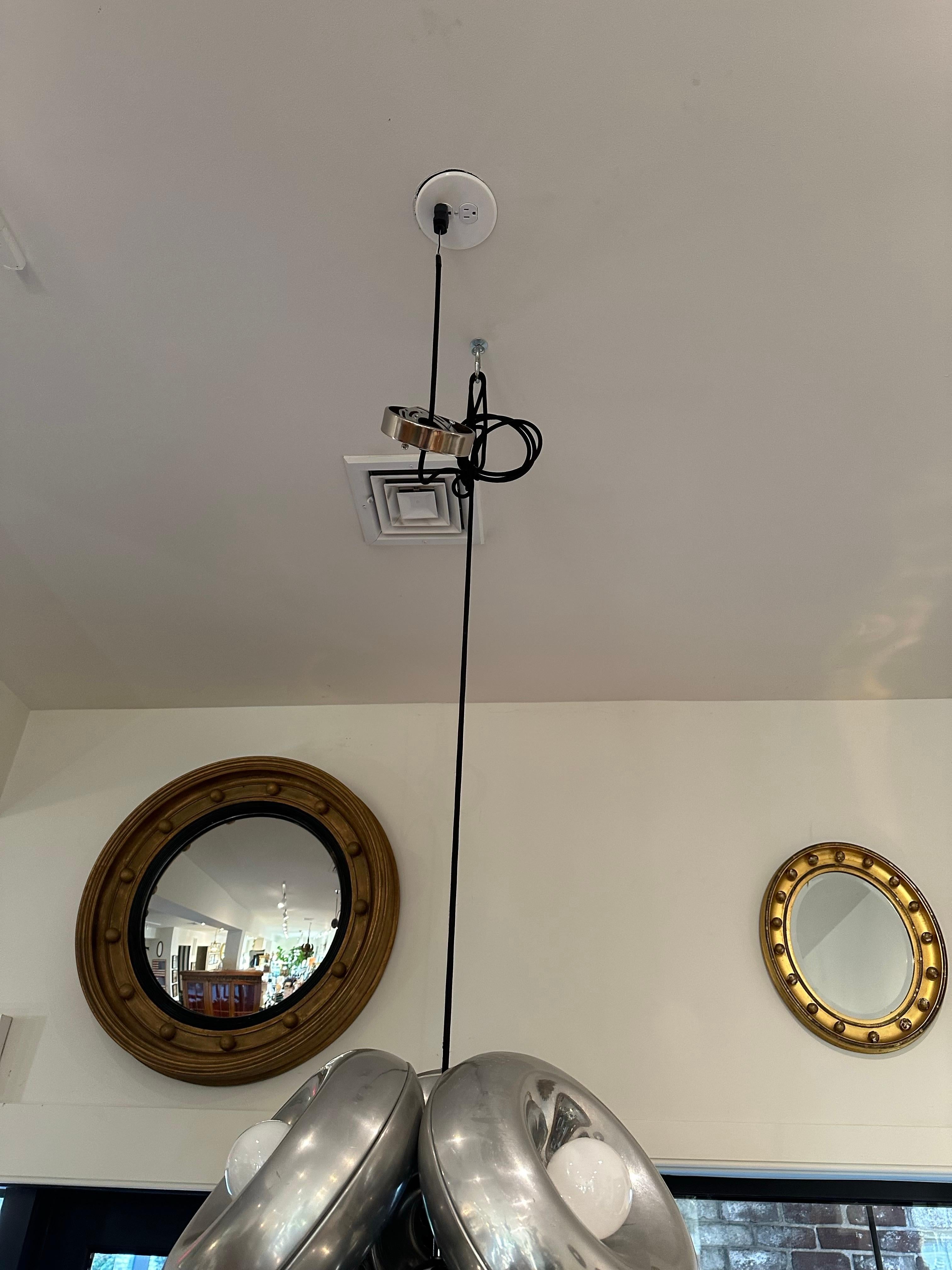 Ciondolo a sei luci in alluminio con design a ciambella nello stile di Ingo Maurer in vendita 5