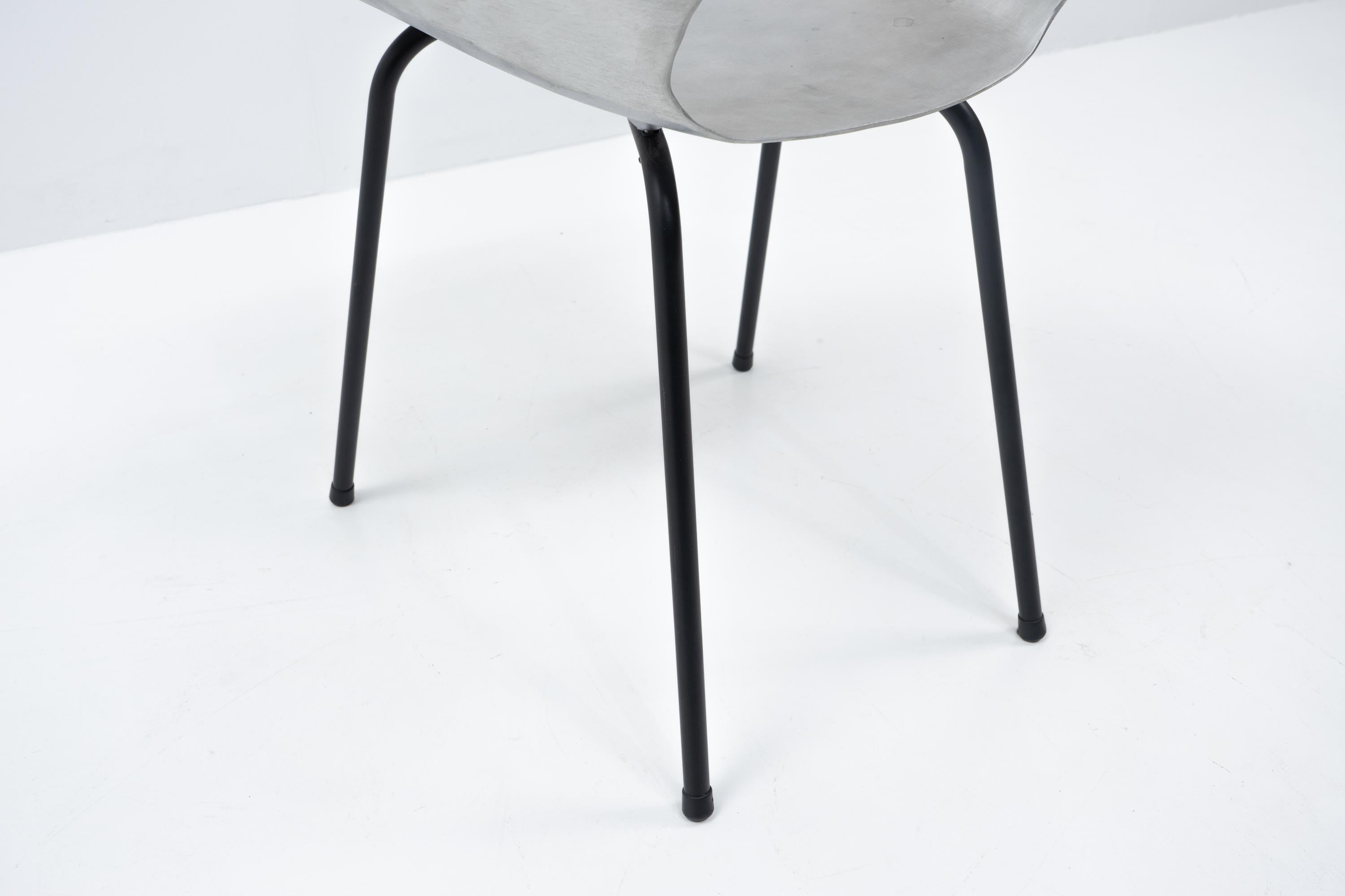 Sedia Tonneau in alluminio di Pierre Guariche per Steiner, anni '50 in vendita 5