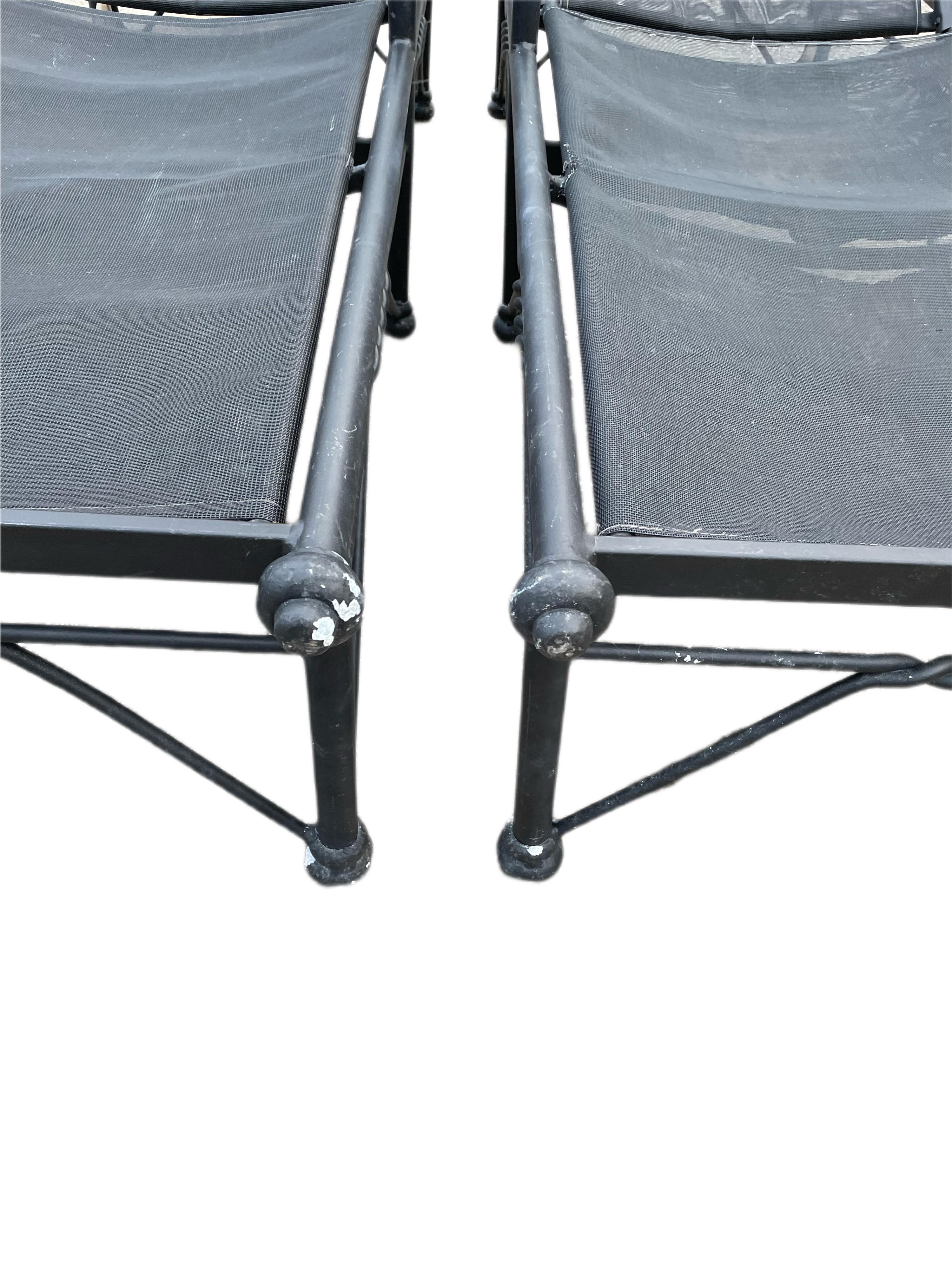 Giacometti inspirierter Chaise Lounge Stuhl - ein Paar

Perfekt für jede Terrasse, jeden Pool oder jede Veranda

Sitze und Rückenlehnen aus abnehmbarem Netzgewebe für eine einfache Reinigung und eine schnelle Trocknungszeit. 

Verstellbare