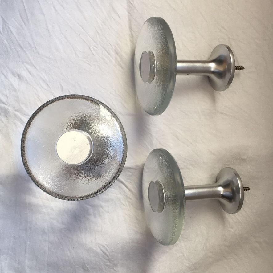 German coat, wall hook from the 1970s made of aluminum and glass.
Set of 3.