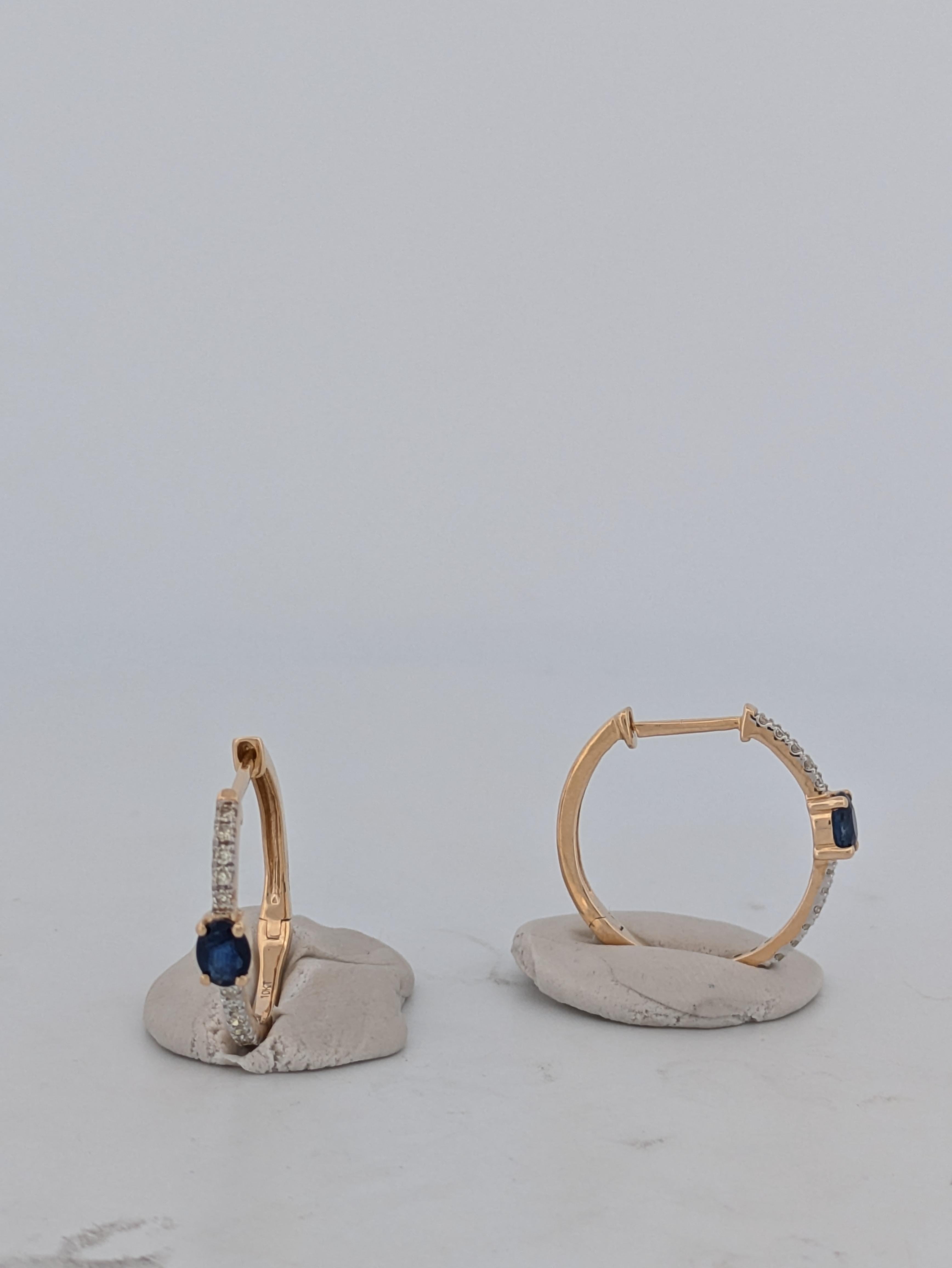 Artisan Alva  10K Yellow Gold Hinge Hoop Earrings - For fine jewelry lovers For Sale
