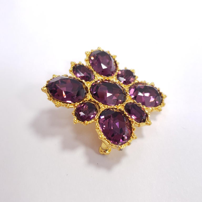 Alva Amethyst Crystal Pin Brooch in Gold, 20th Century For Sale at 1stDibs