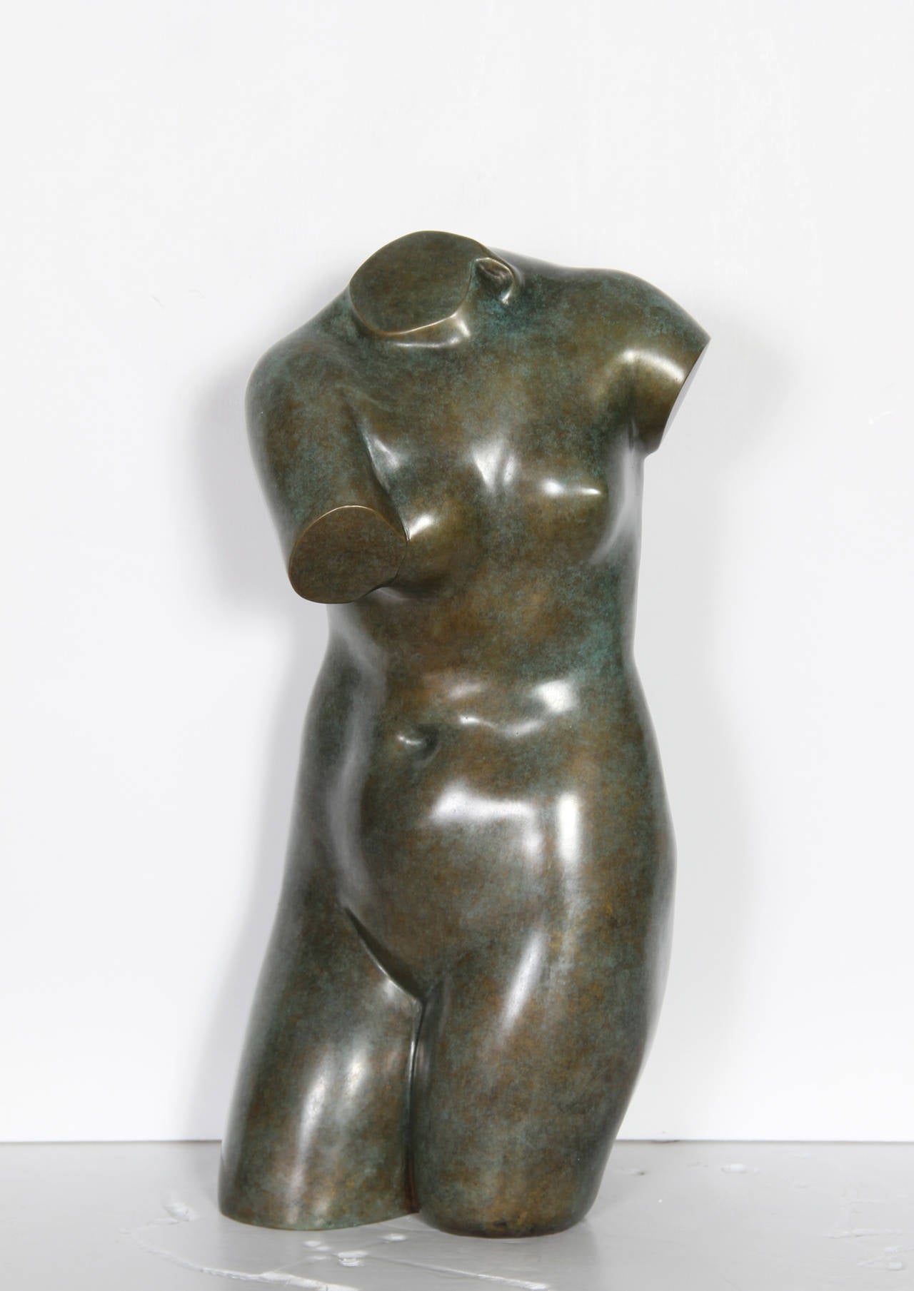 Venus, neoklassizistische Bronzeskulptur von Alva Studios
