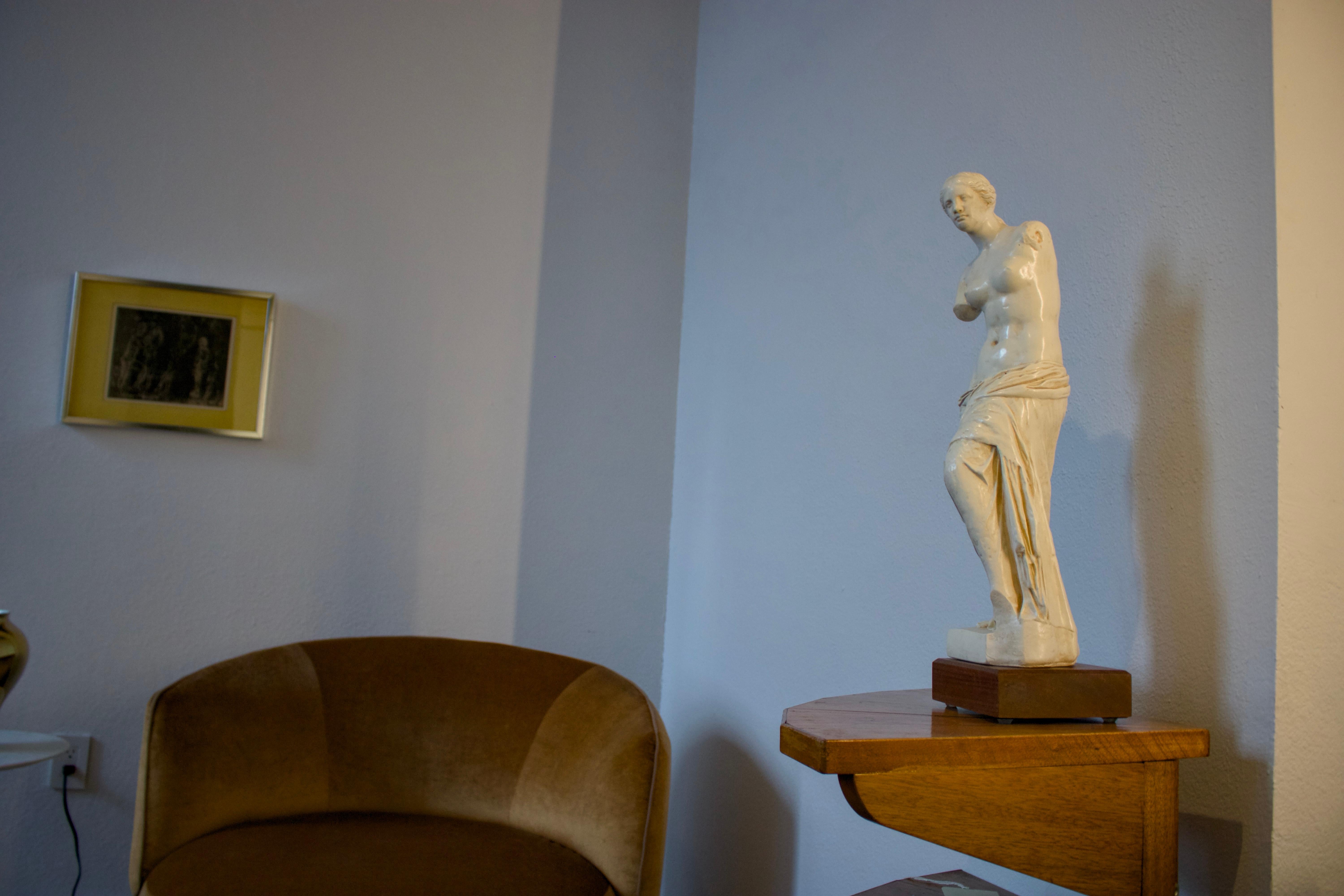 Scultura Venere di Milo degli Alva Studios, 1955 metà del secolo scorso In condizioni buone in vendita a San Francisco, US