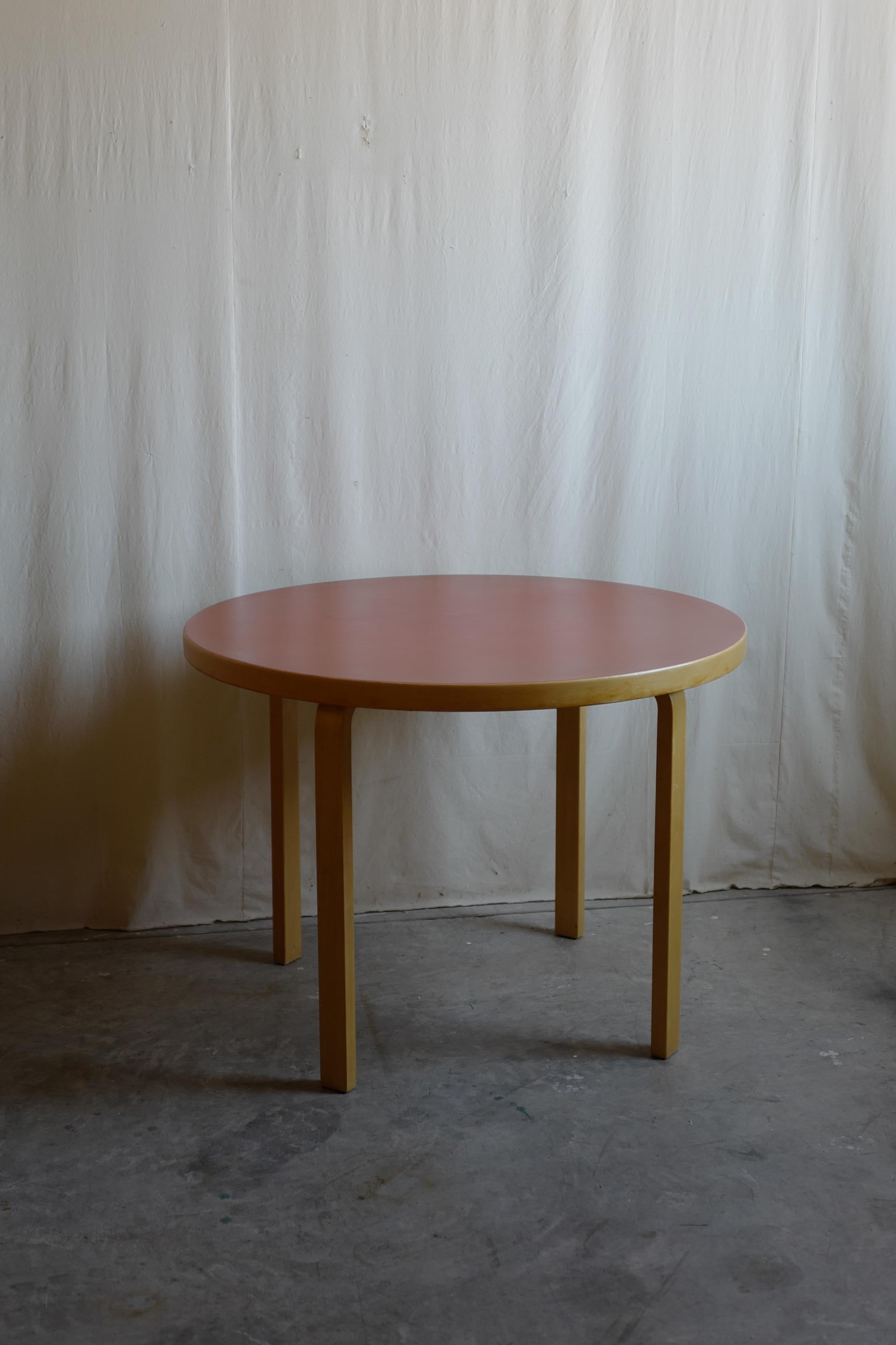 1960's Alvar Aalto 100φ table.great patina.I love these sign of use.