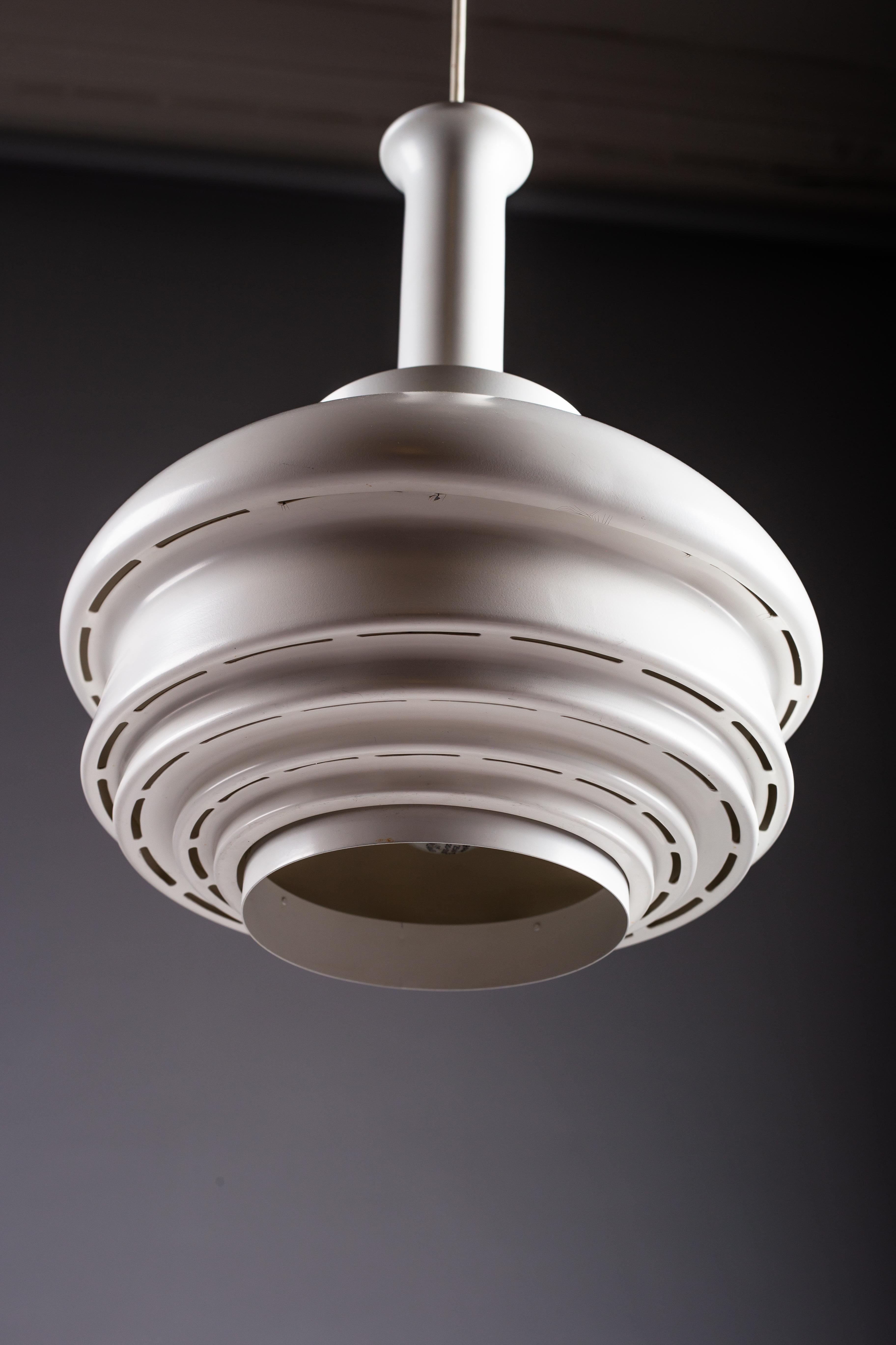 Alvar Aalto, 1950s ceiling lamp A335B for Valaistustyö Ky In Good Condition For Sale In Turku, Varsinais-Suomi
