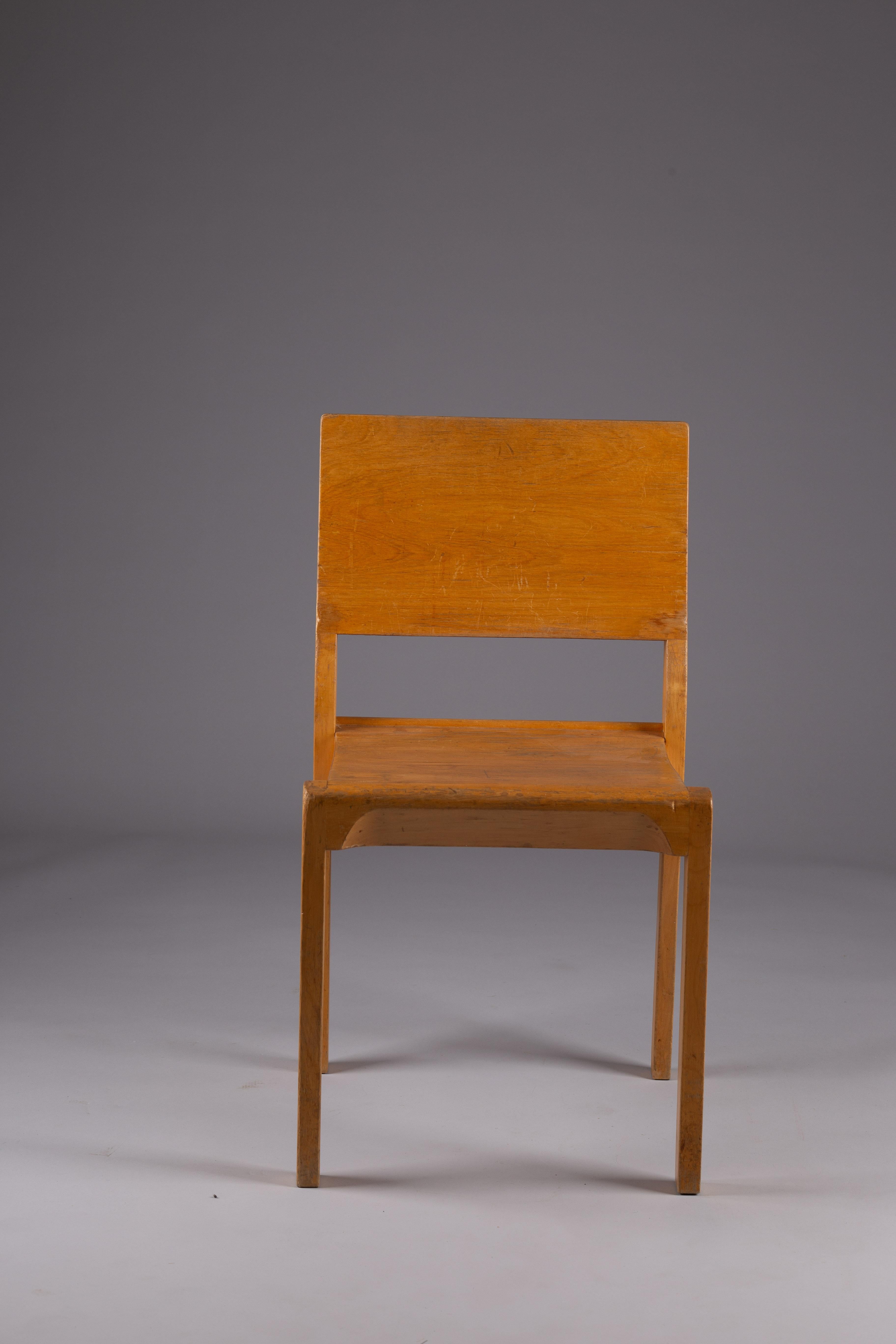 Laccato Alvar Aalto, sedia modello 611 del 1940 in vendita