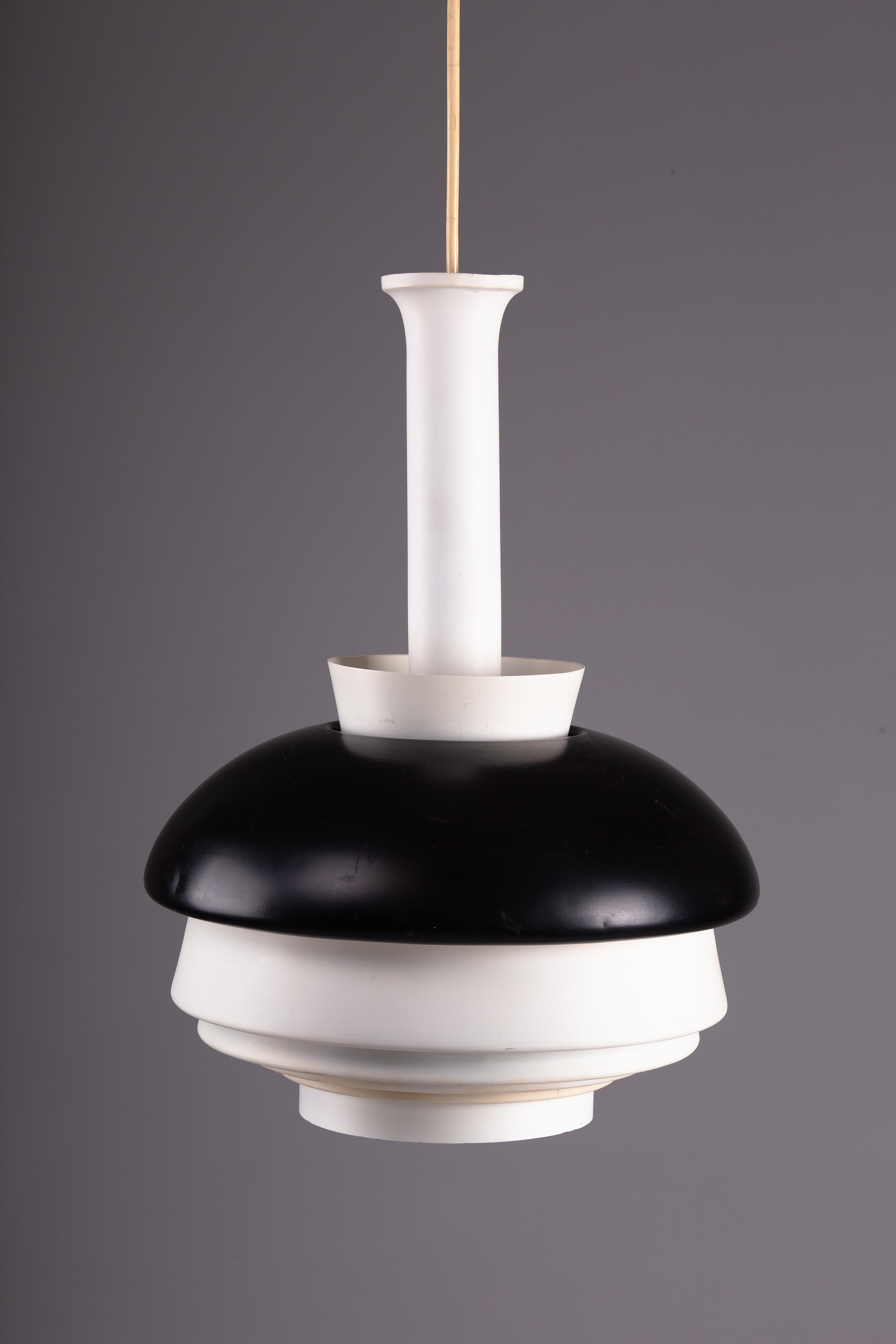 Mid-Century moderno Alvar Aalto, 1950s pendant A335B, Valaistustyö KY, Finlandia in vendita