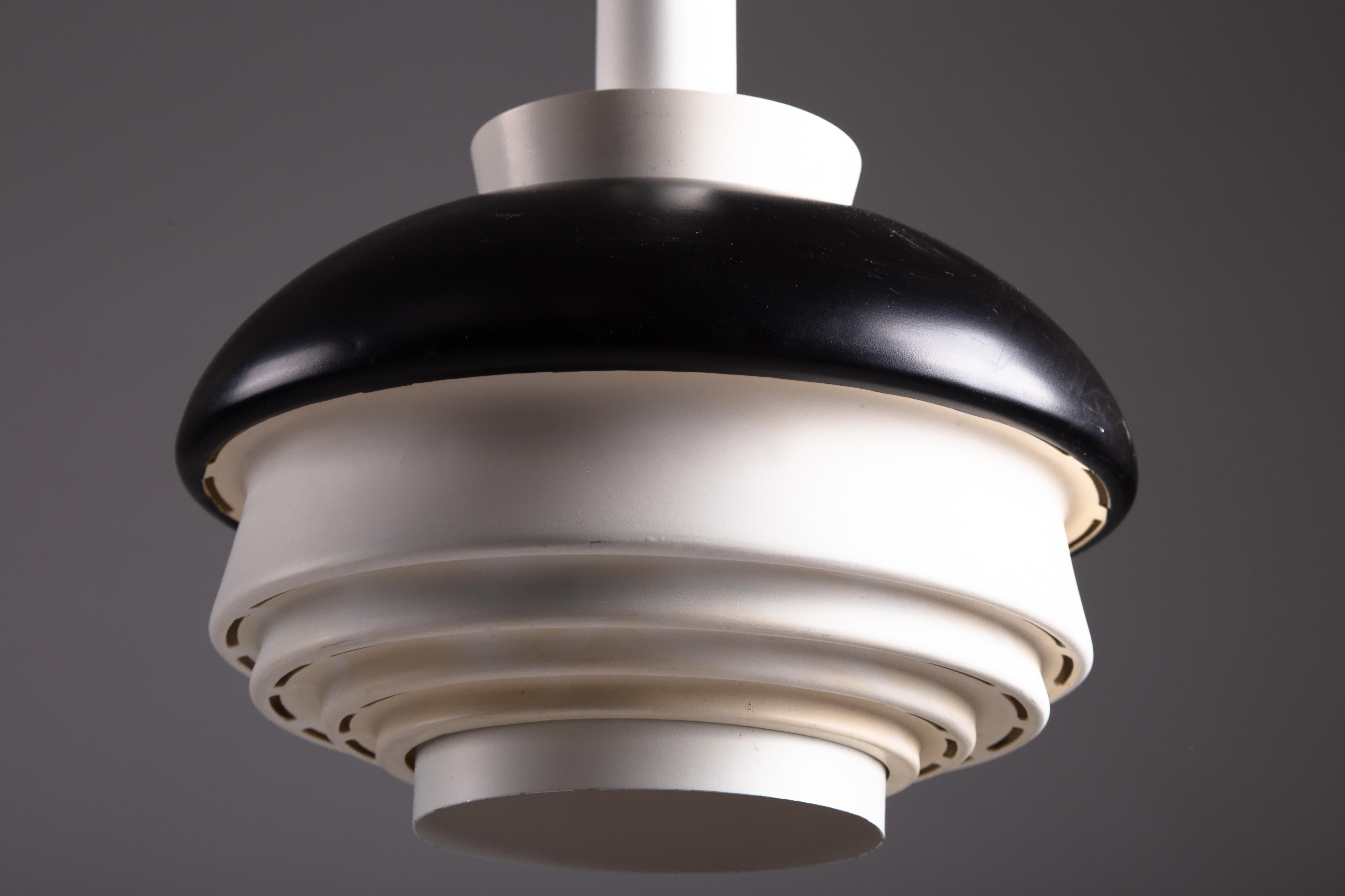 Metallo Alvar Aalto, 1950s pendant A335B, Valaistustyö KY, Finlandia in vendita