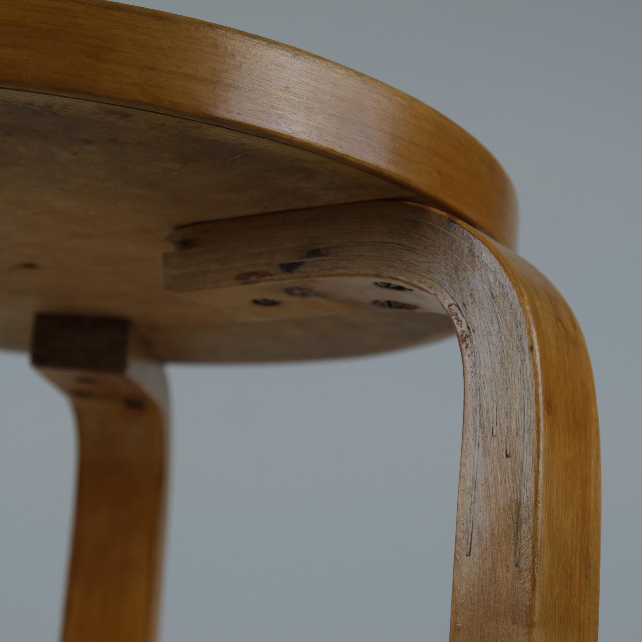 Mid-20th Century Alvar Aalto 3-Legged Stool Model 60 In Birch and Blue Linoleum, Artek 1950s For Sale