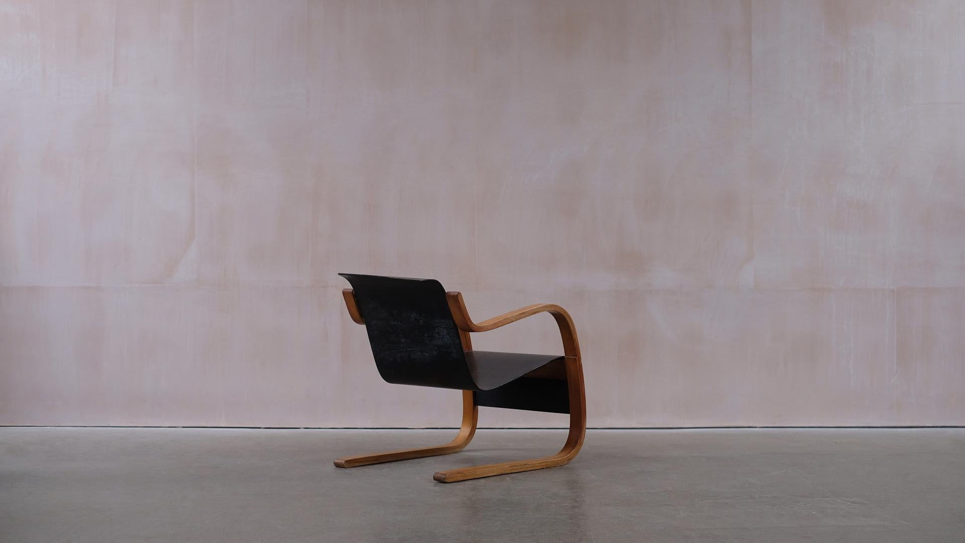 20th Century Alvar Aalto 31 Chair 