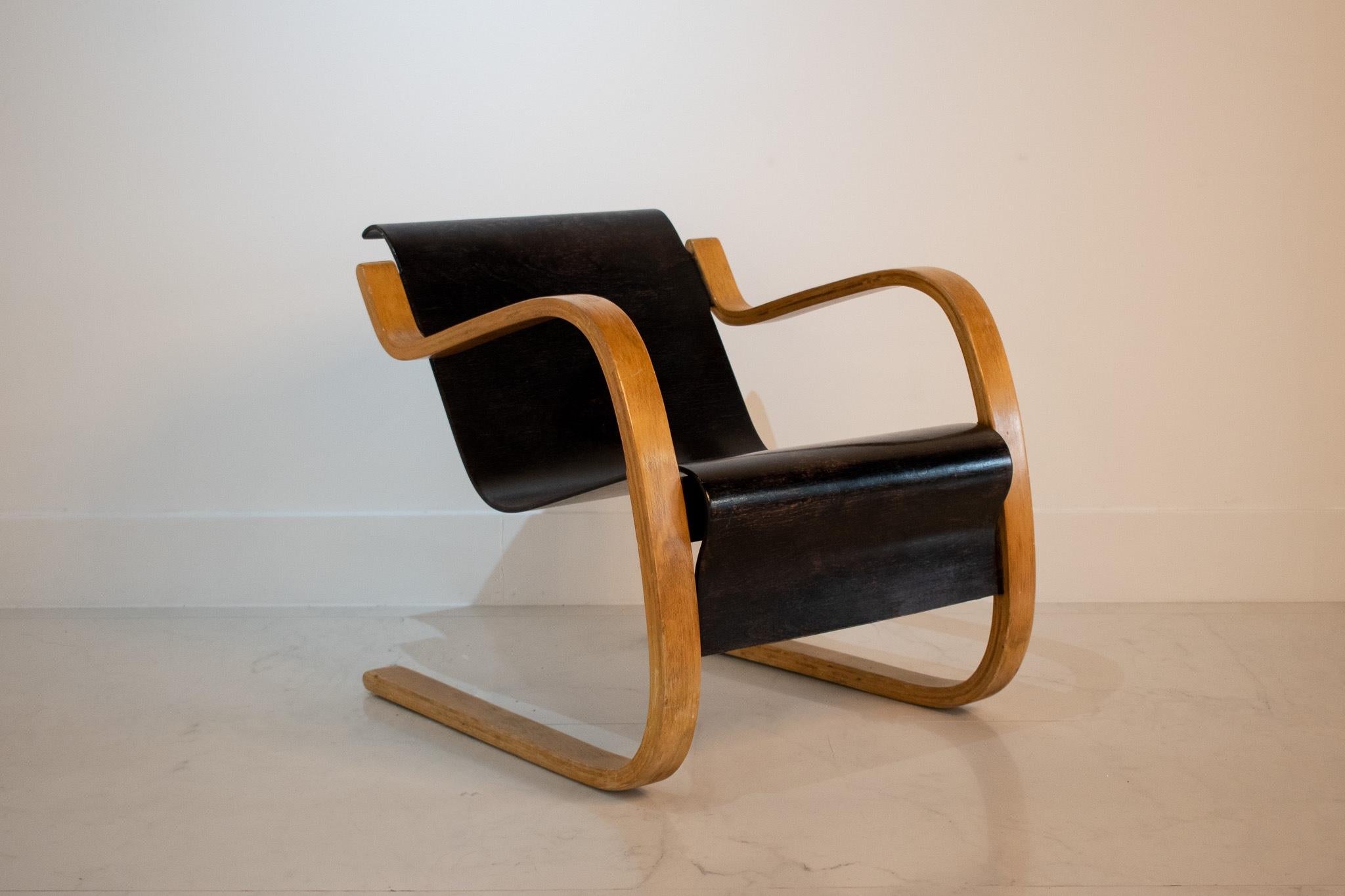 Mid-Century Modern Alvar Aalto 31 Lounge Chair for the Paimio Sanitorium, Finland, 1931