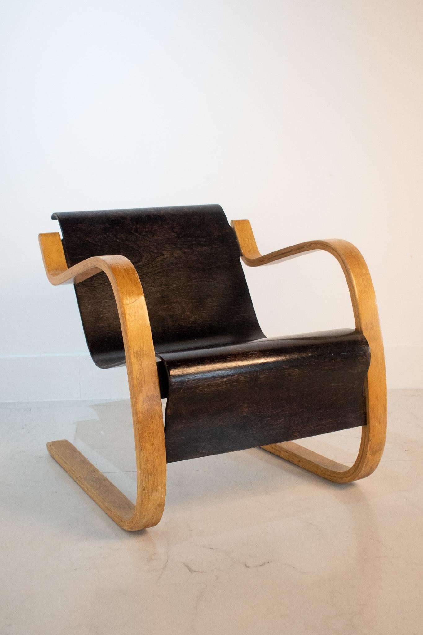 20th Century Alvar Aalto 31 Lounge Chair for the Paimio Sanitorium, Finland, 1931