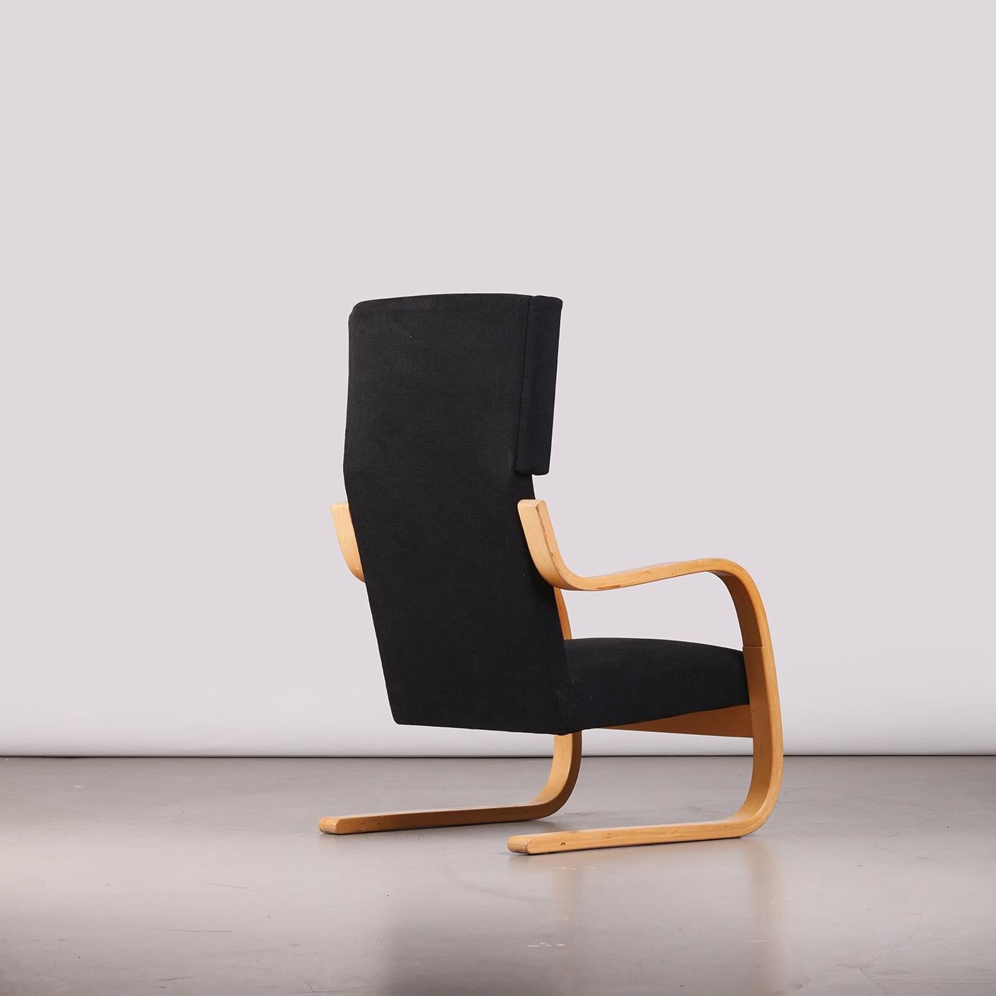 Alvar Aalto '36/401' Cantilever Armchairs in Birch and Black Fabric, 1950s (Finnisch) im Angebot