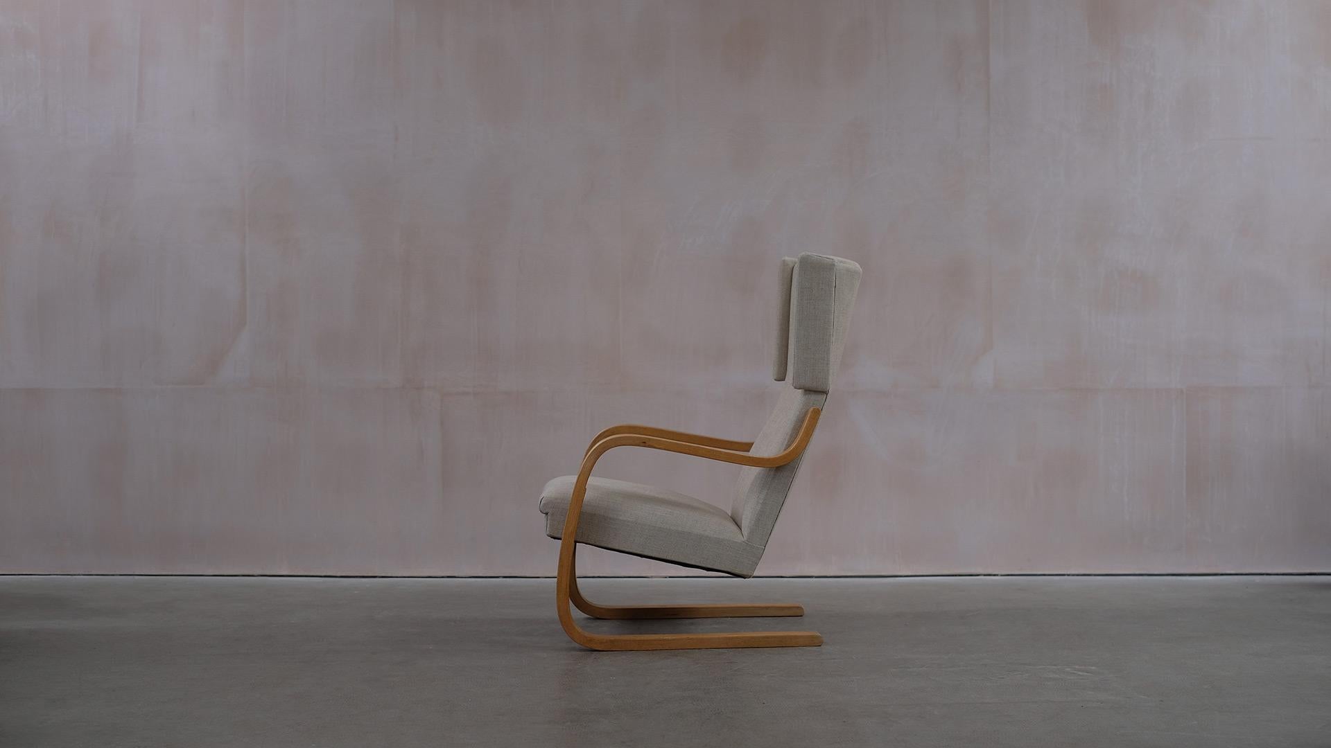 Scandinavian Modern Alvar Aalto 36 Chair For Sale