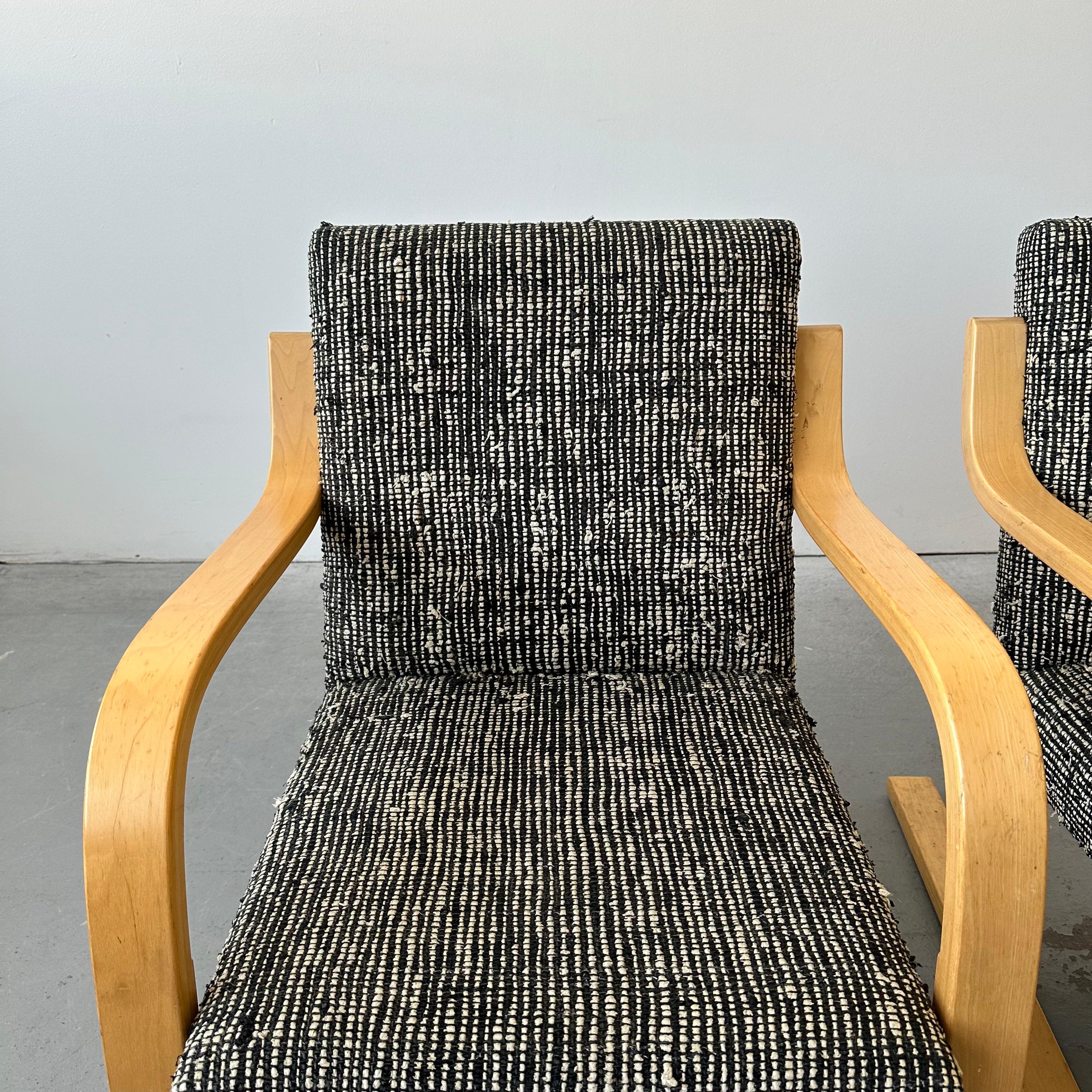 Alvar Aalto 402 Chairs 3