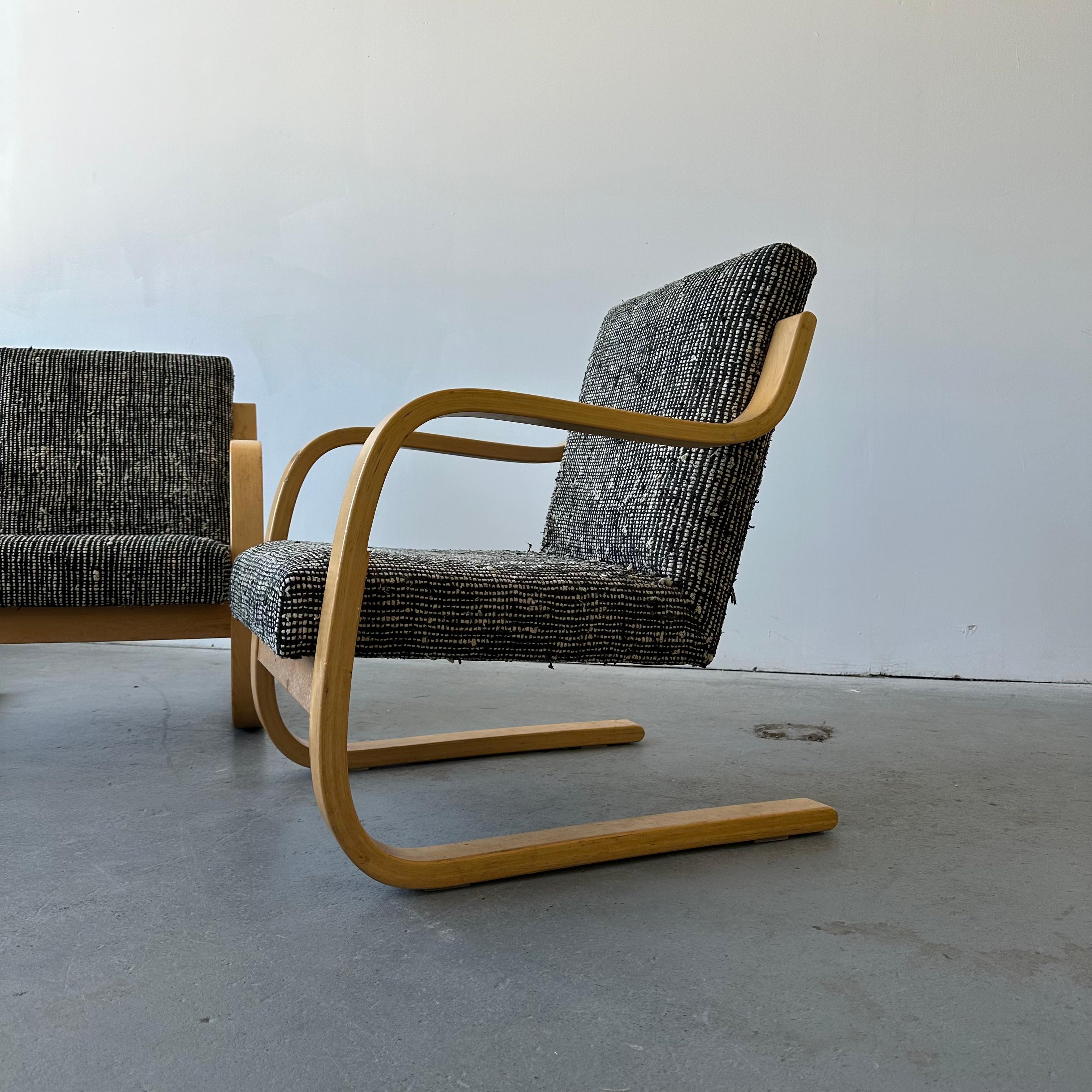 Alvar Aalto 402 Chairs In Good Condition In Chicago, IL