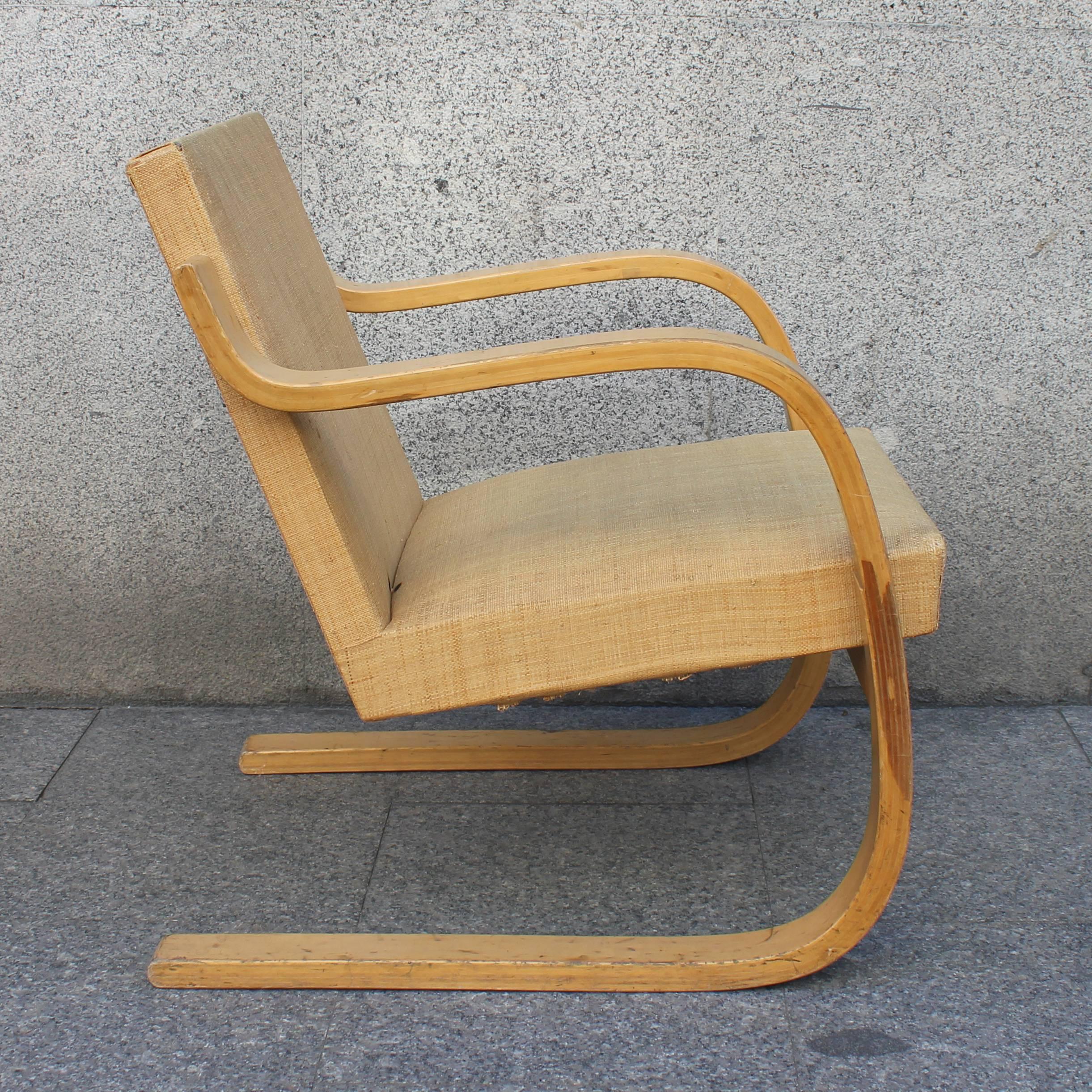 Mid-Century Modern Alvar Aalto 402 Series Armchair for Artek, circa 1960